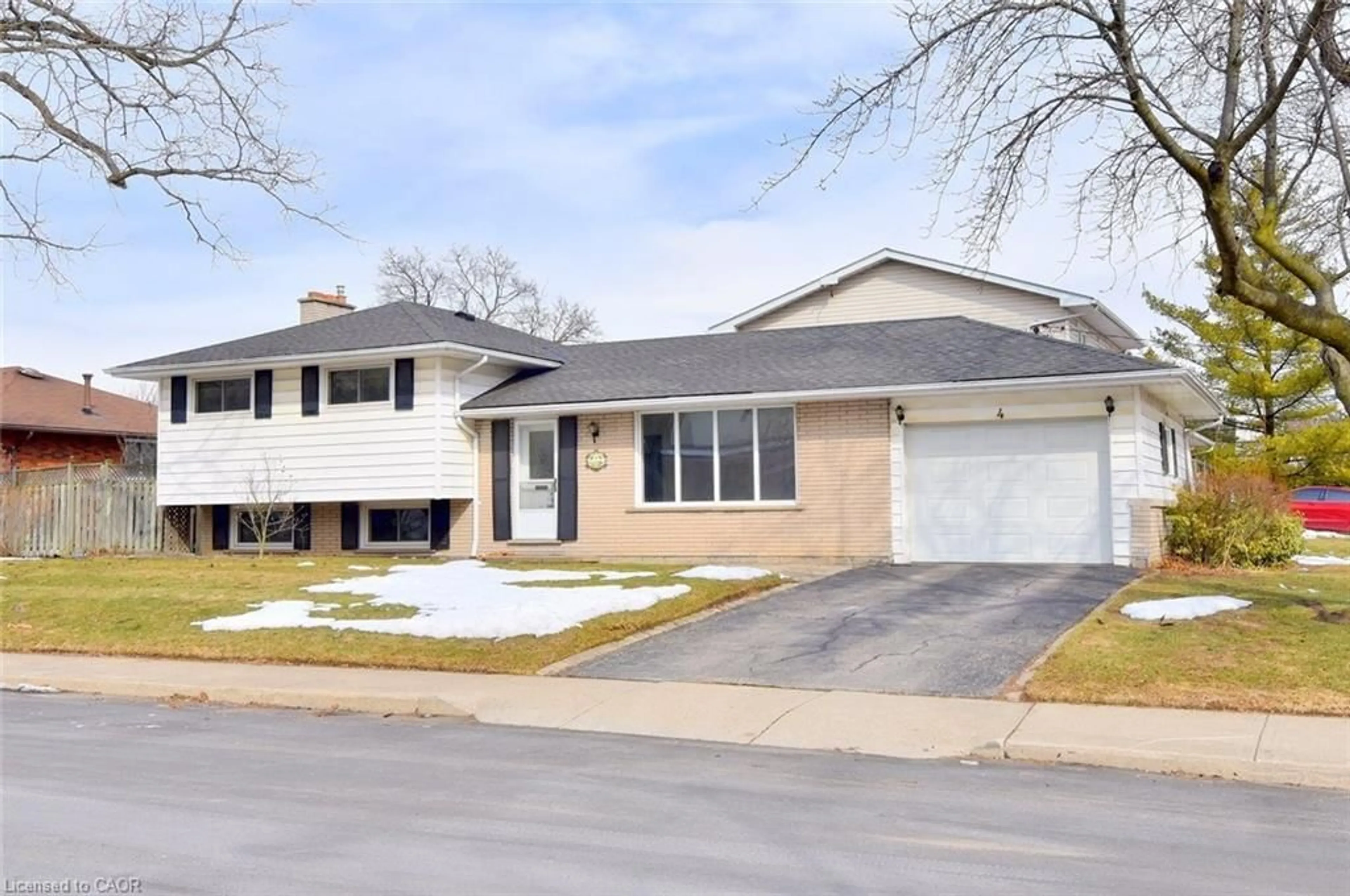 Home with brick exterior material, street for 4 Bermuda Crt, Hamilton Ontario L9C 2J8