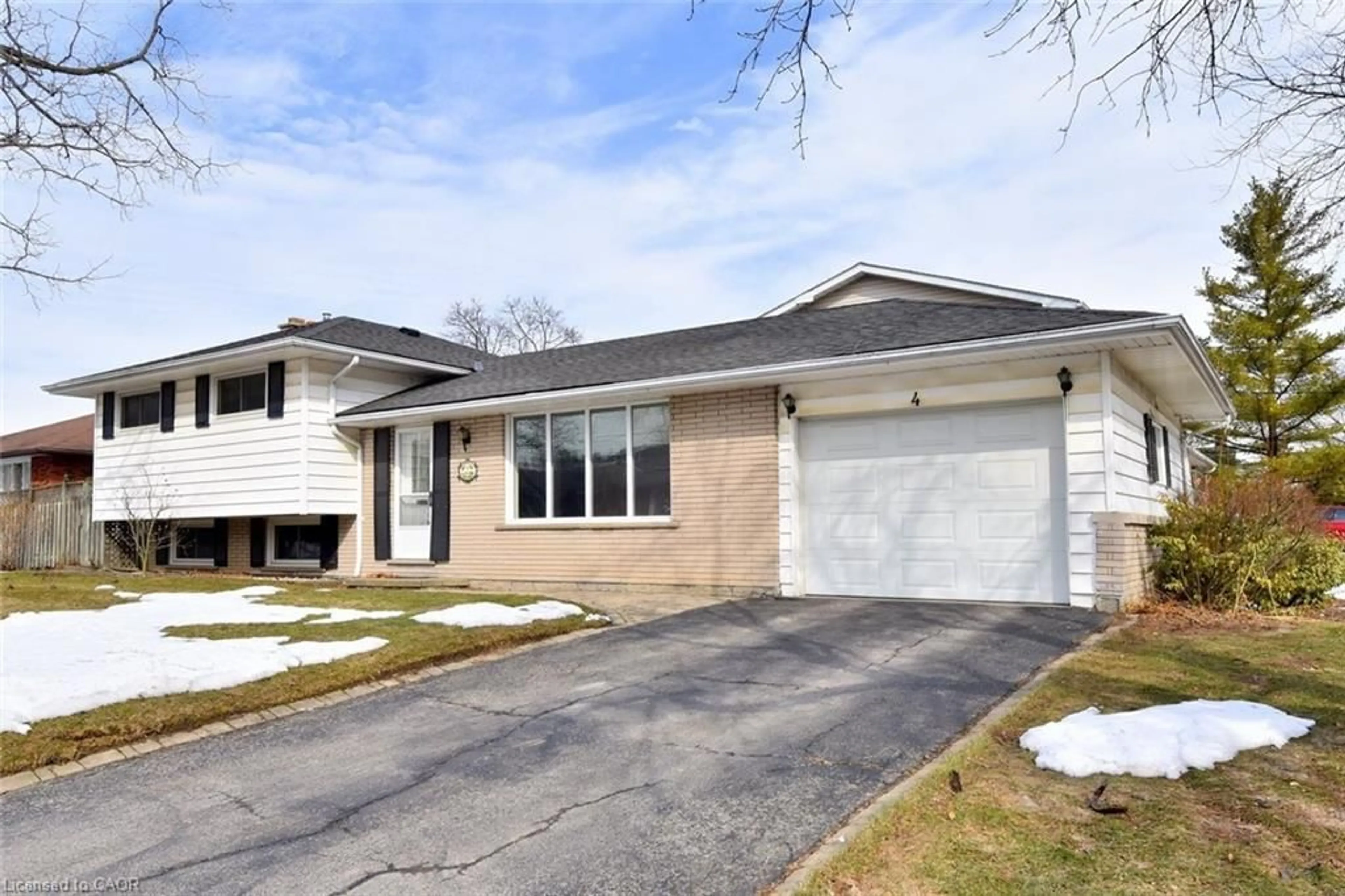 Home with brick exterior material, street for 4 Bermuda Crt, Hamilton Ontario L9C 2J8