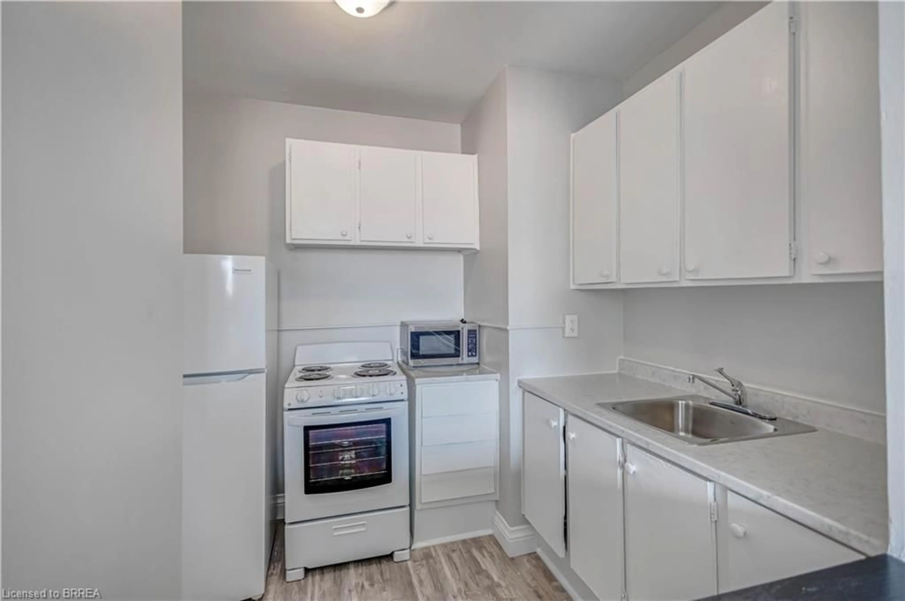 Standard kitchen, unknown for 57 Mericourt Rd #310, Hamilton Ontario L8S 2N5