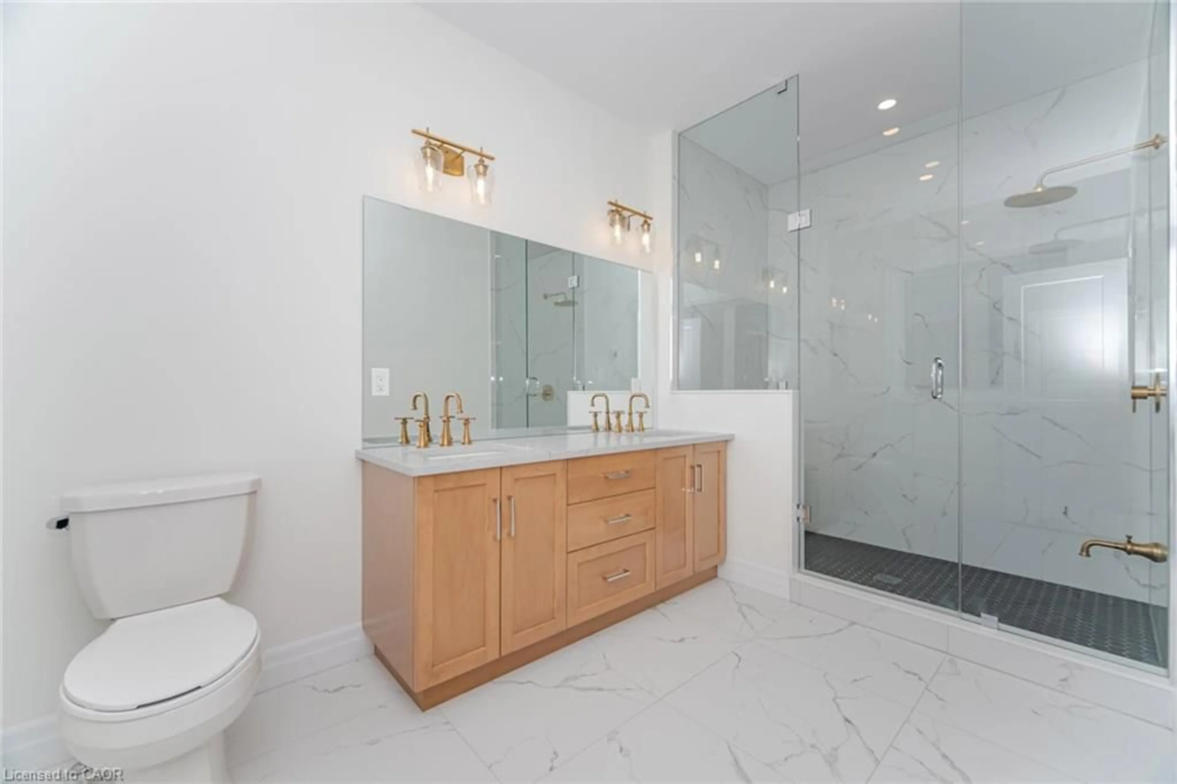 Contemporary bathroom, ceramic/tile floor for 2797 Red Maple Ave #13, Jordan Station Ontario L0R 1S0