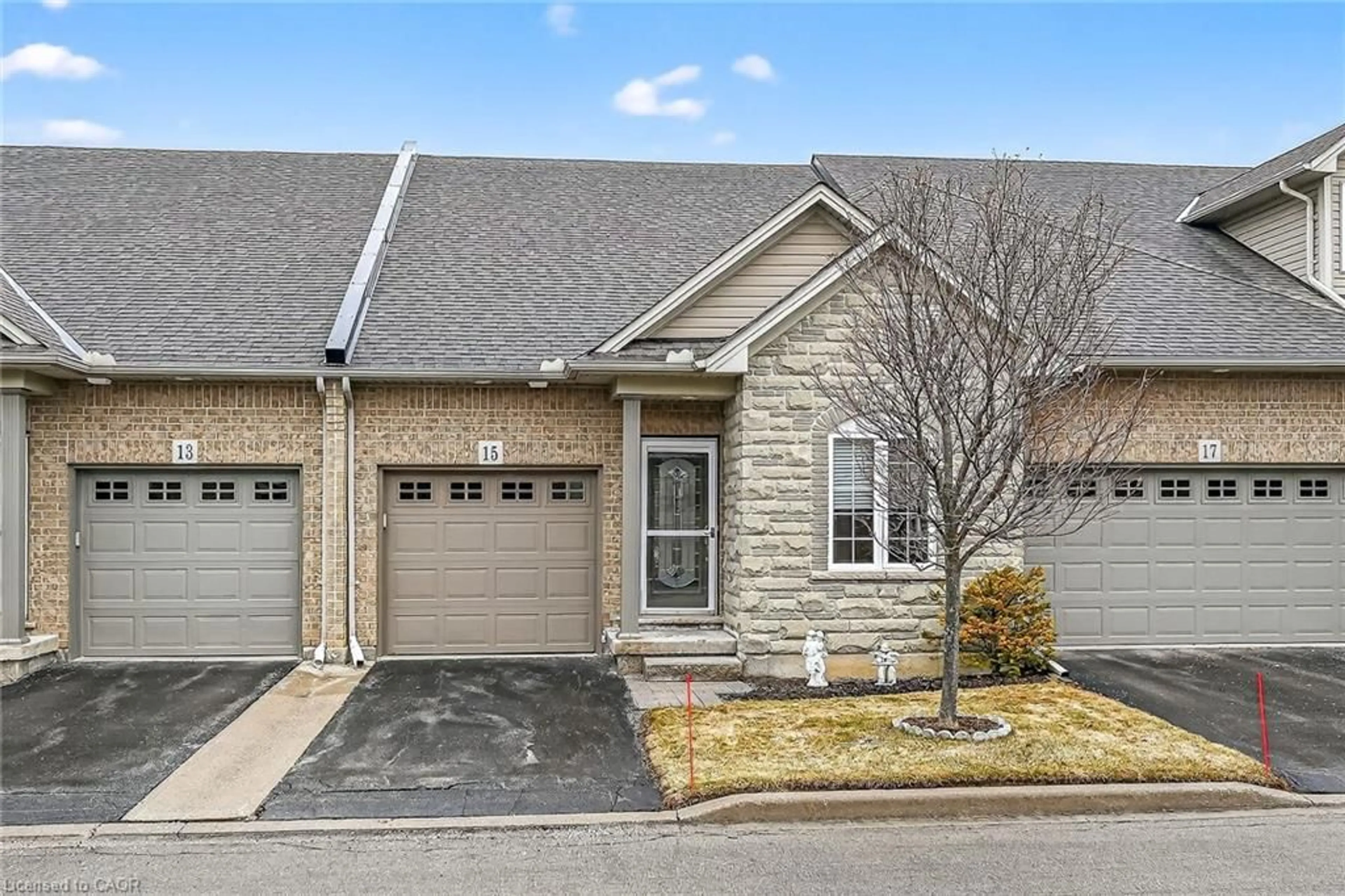 Unknown for 15 Grovetree Trail, Glanbrook Ontario L9B 0B8