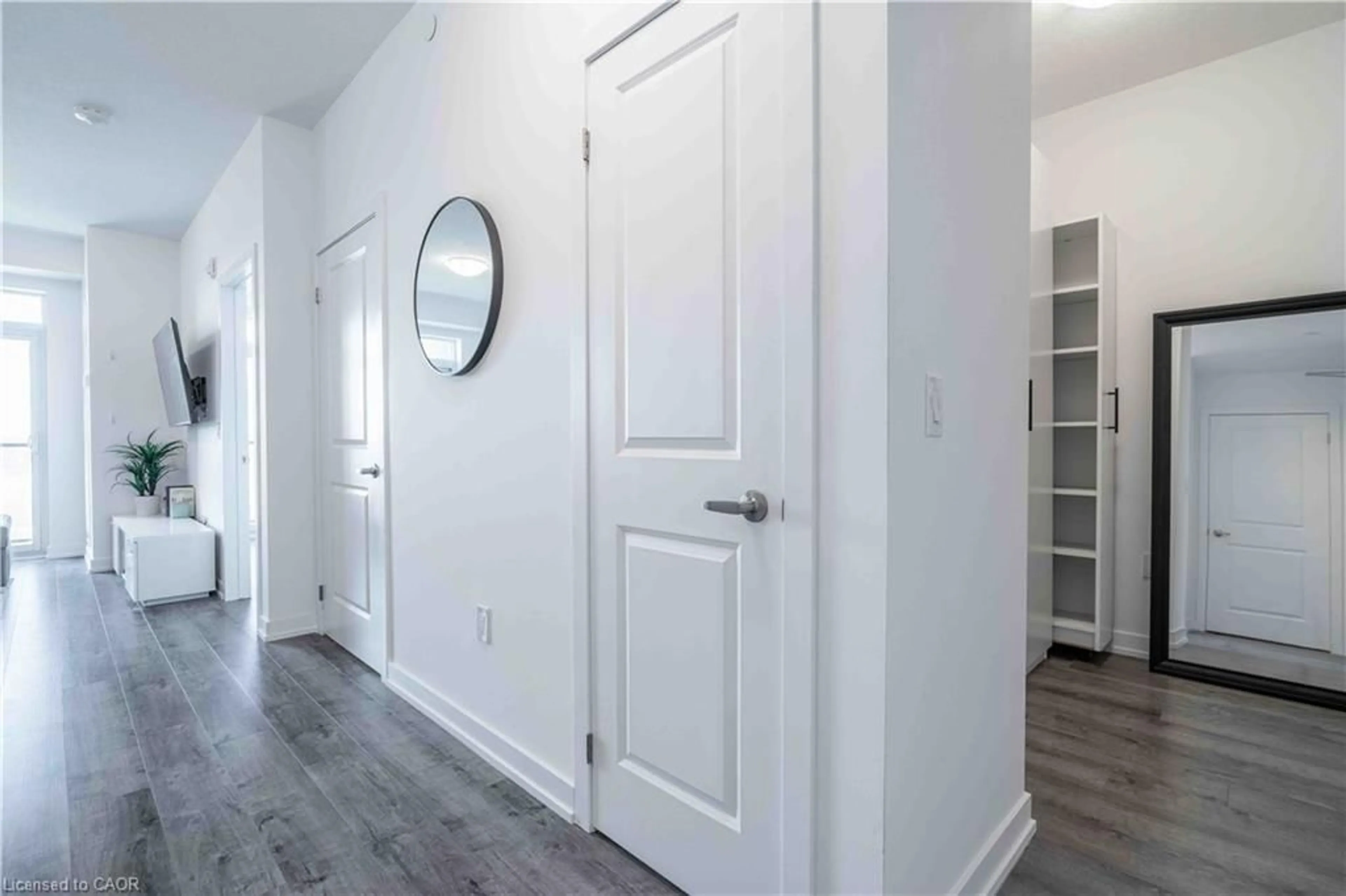 Indoor entryway for 5055 Greenlane Rd #541, Beamsville Ontario L3J 2J3