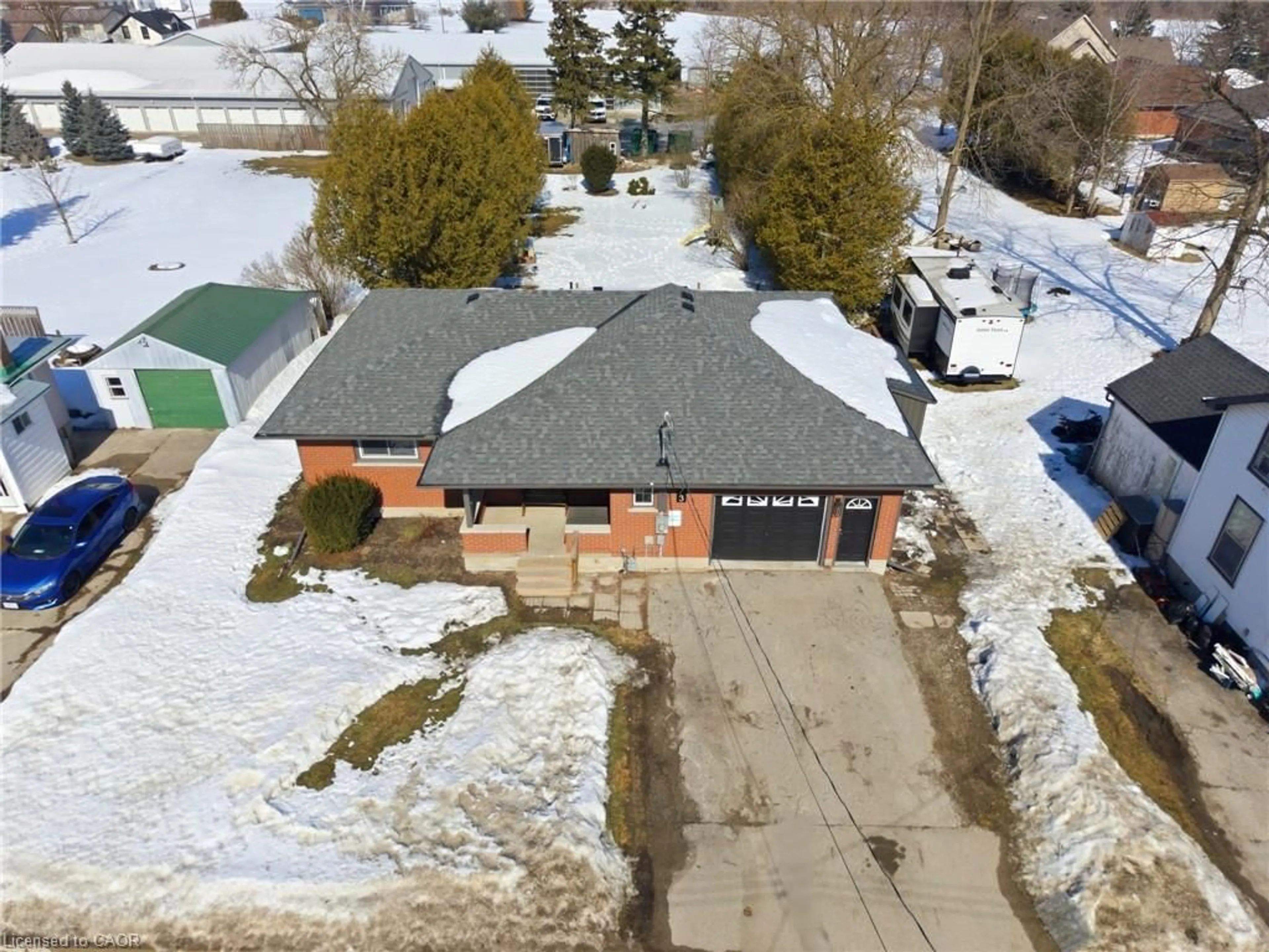 A pic from outside/outdoor area/front of a property/back of a property/a pic from drone, street for 73 Jacob St, Tavistock Ontario N0B 2R0