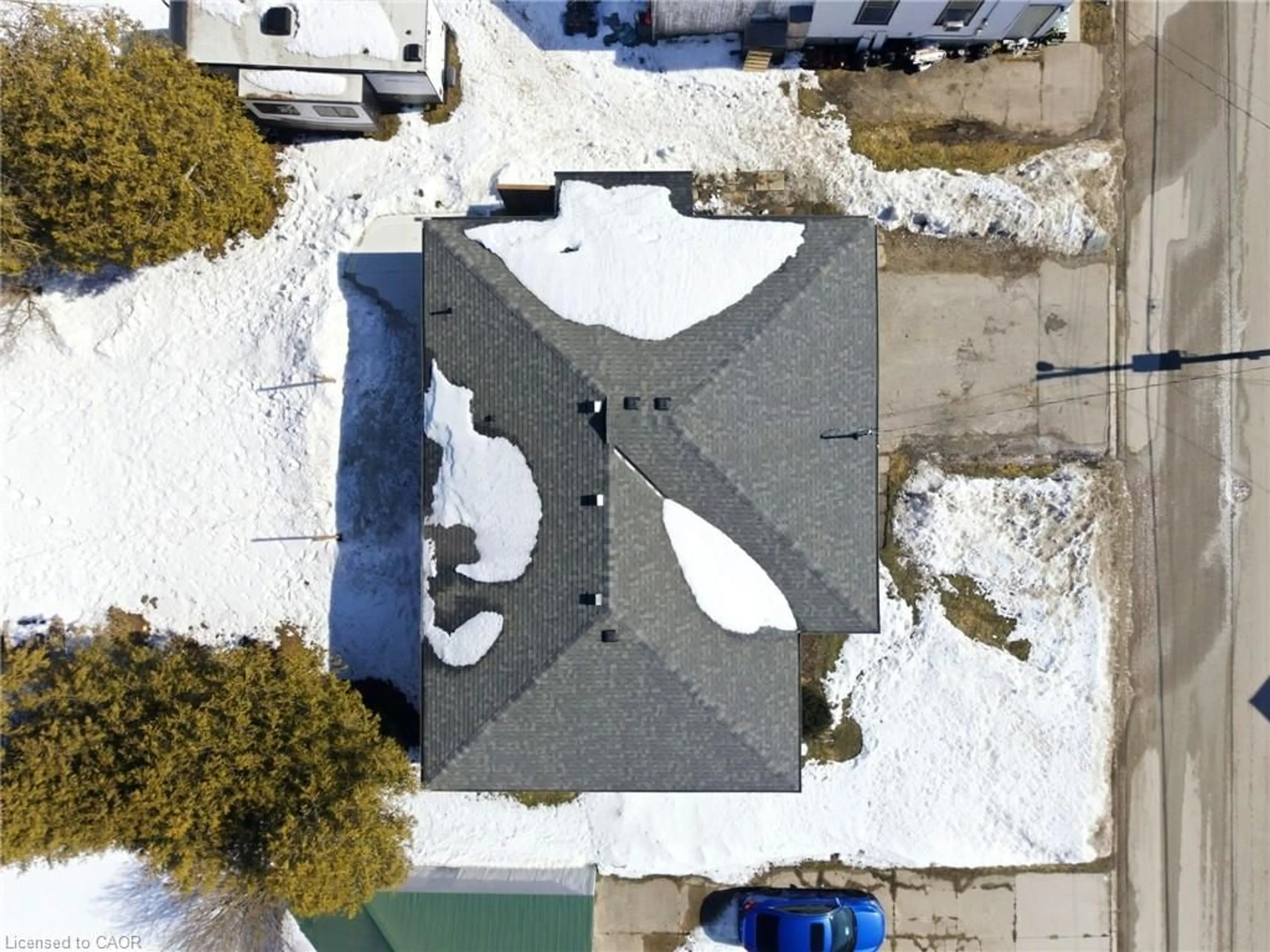 A pic from outside/outdoor area/front of a property/back of a property/a pic from drone, street for 73 Jacob St, Tavistock Ontario N0B 2R0