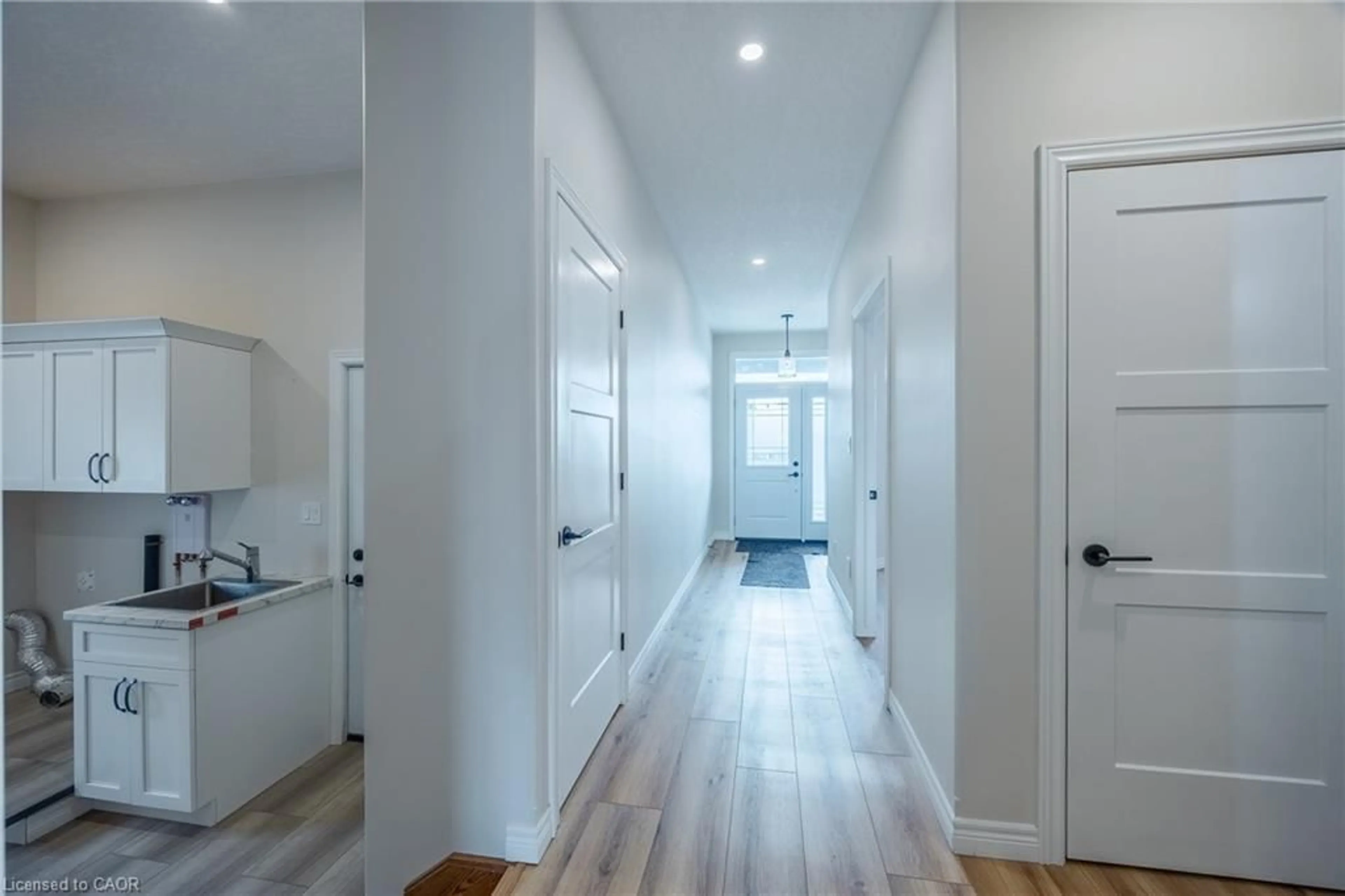 Indoor entryway for 10 Pintail Lane, Port Rowan Ontario N0E 1M0