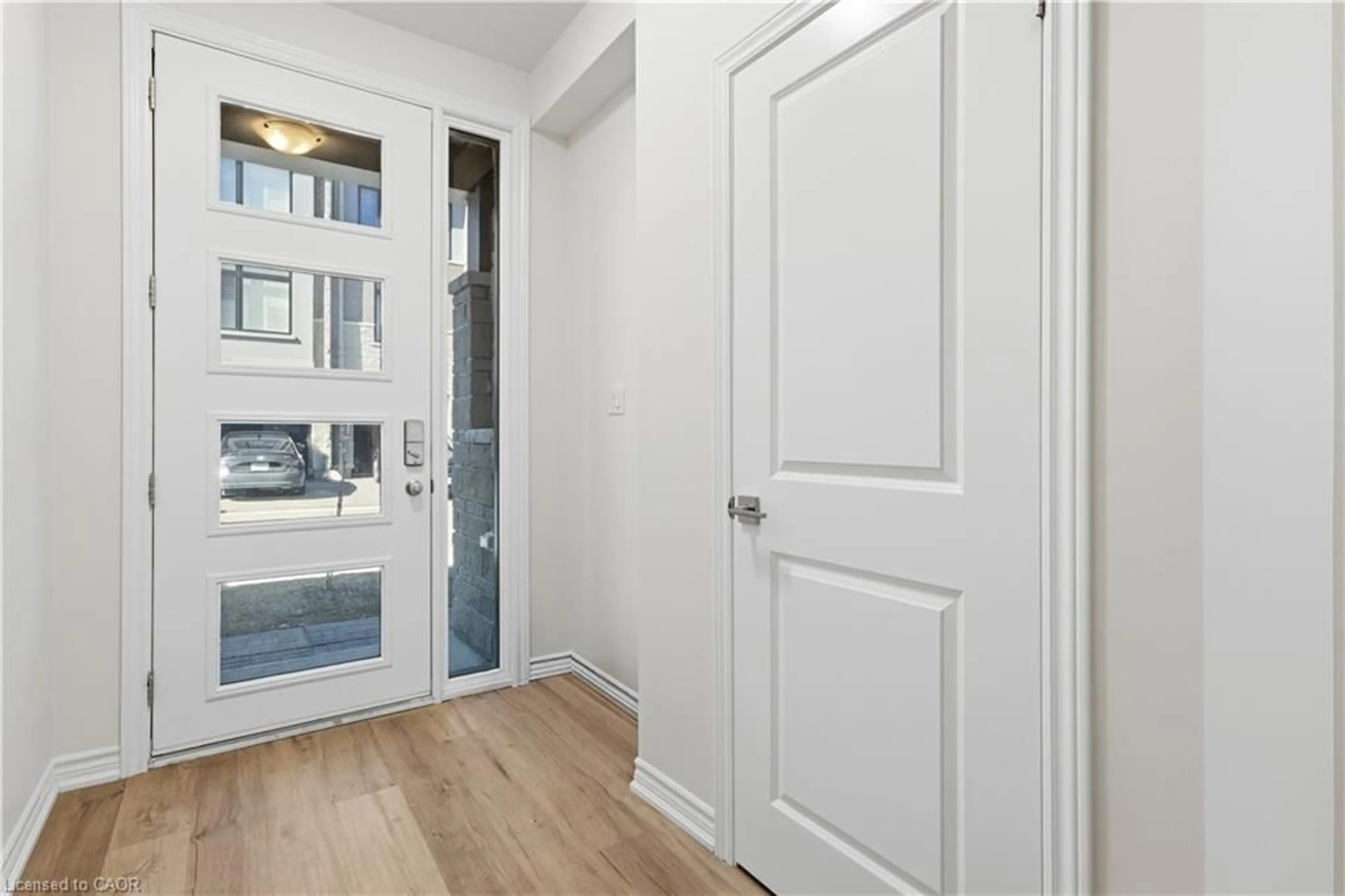 Indoor entryway for 34 Capstone Lane, Hamilton Ontario L9C 0E8