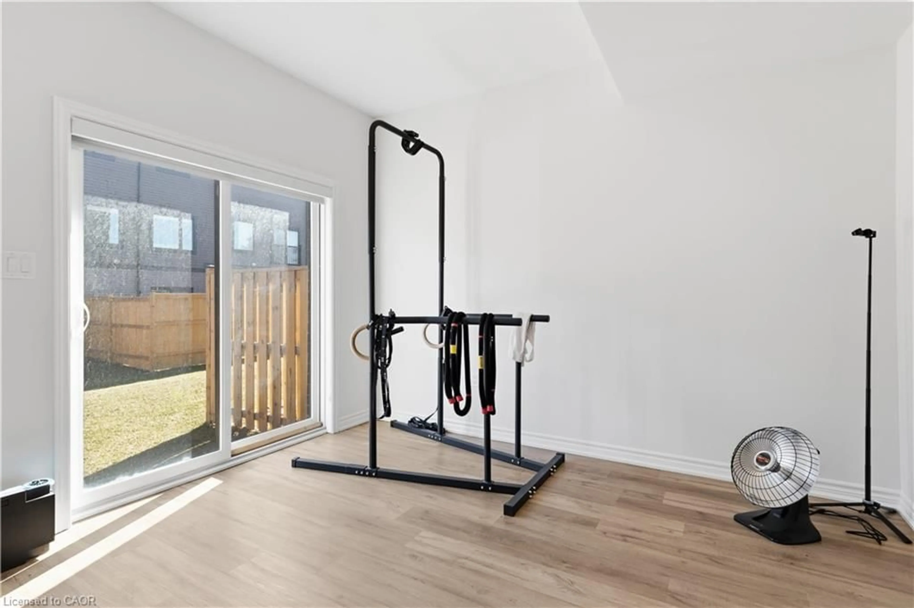 Gym or fitness room for 34 Capstone Lane, Hamilton Ontario L9C 0E8