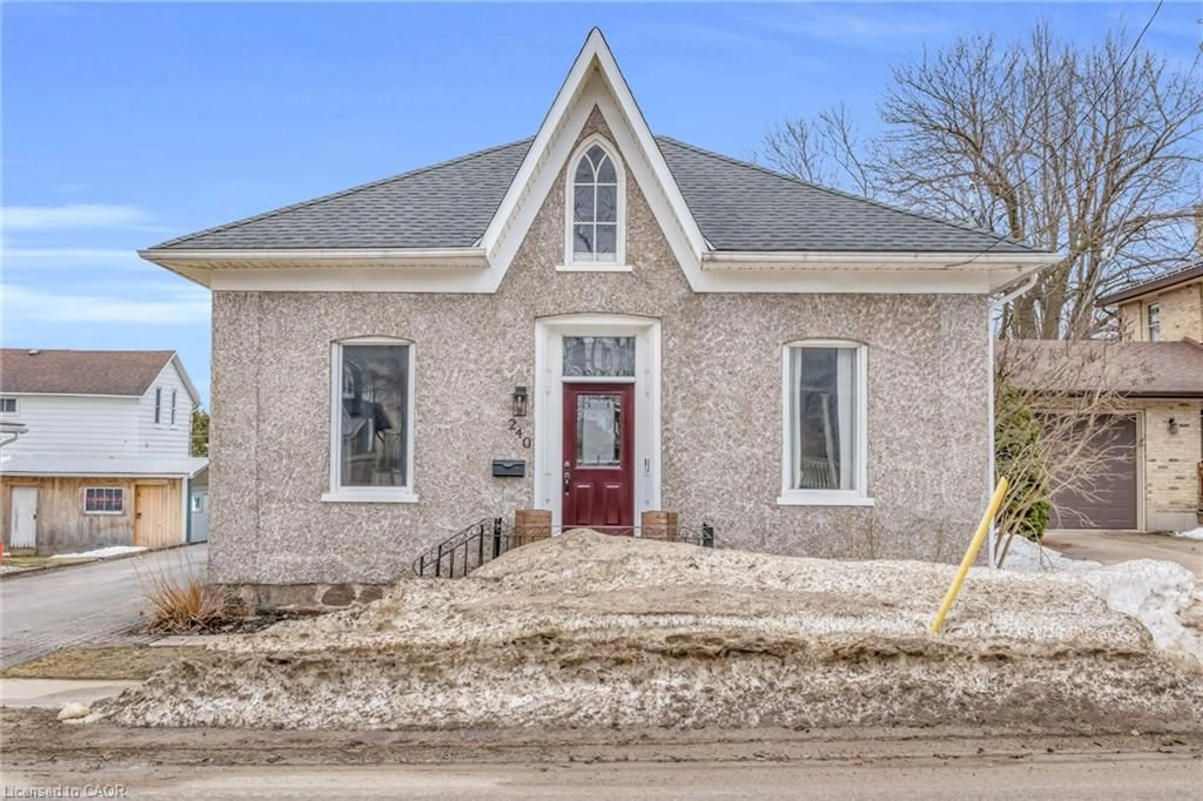 Home with brick exterior material, building for 240 Elizabeth St, Listowel Ontario N4W 1E2