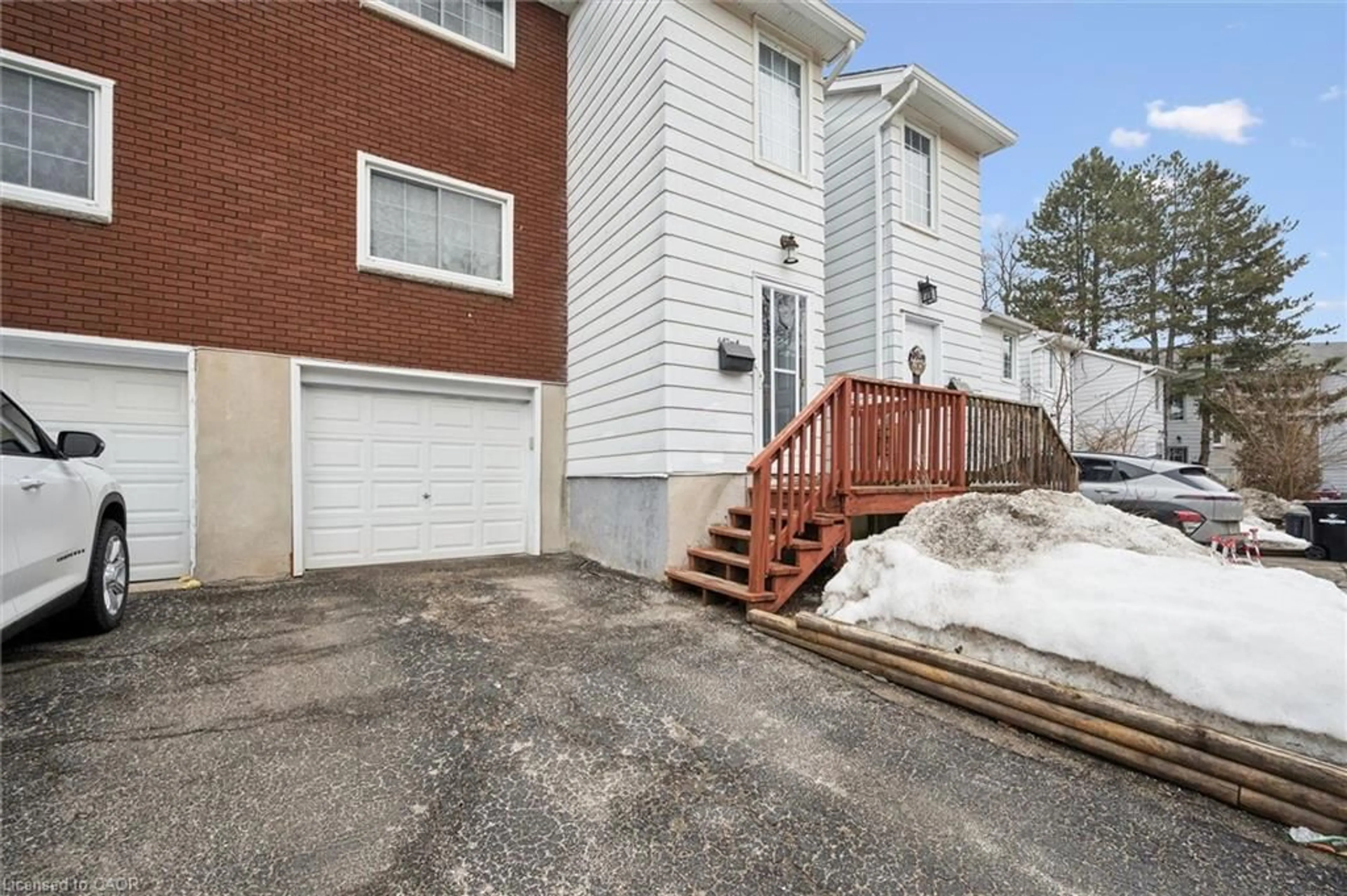 Unknown for 647 Albert St #4, Waterloo Ontario N2L 3V5