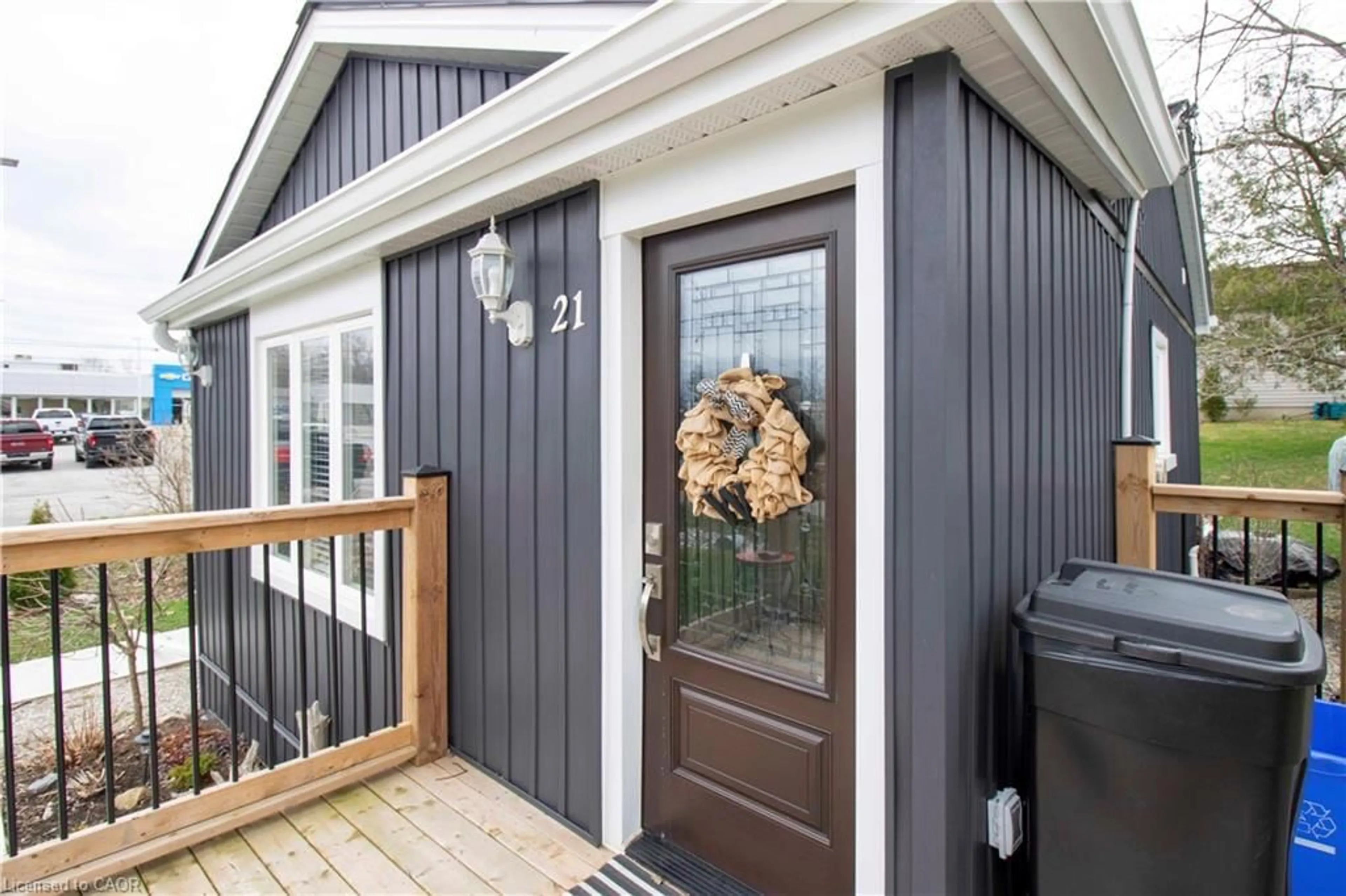 Home with vinyl exterior material, street for 21 Fife St, Caledonia Ontario N3W 1J1