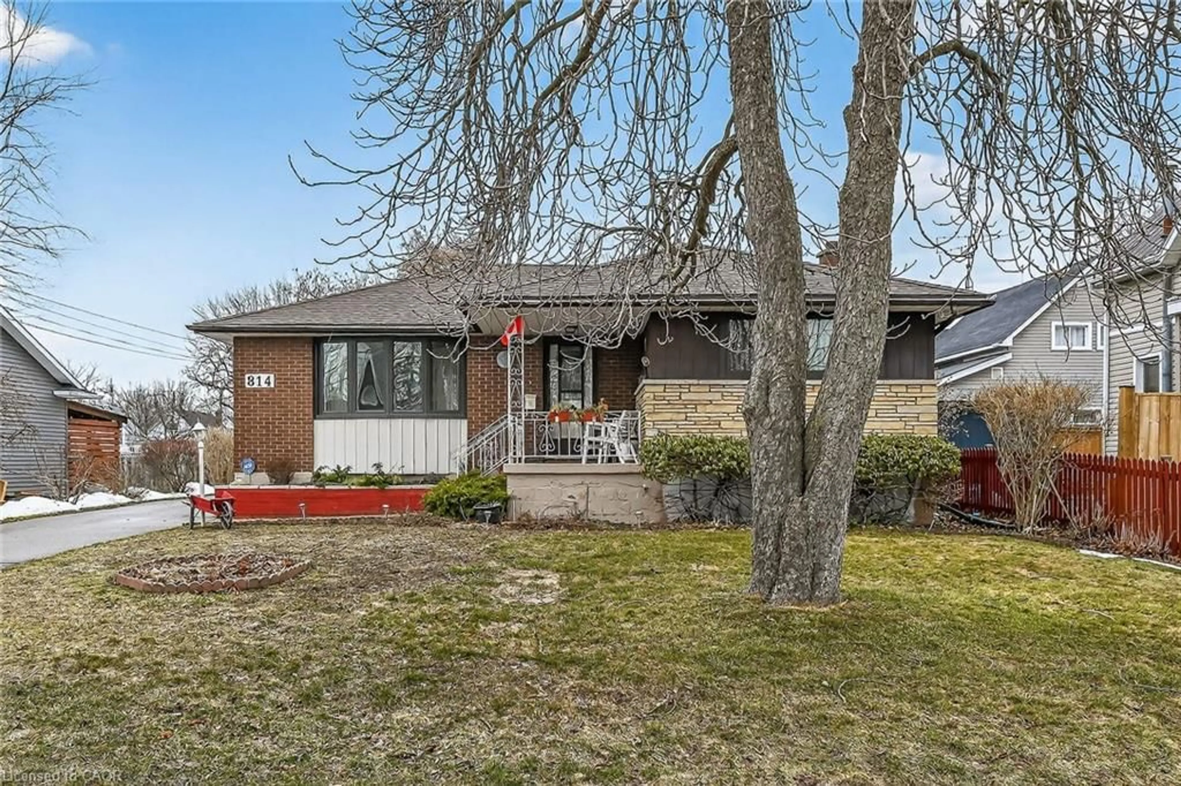 Home with brick exterior material, street for 814 Cedar St, Dunnville Ontario N1A 2K2