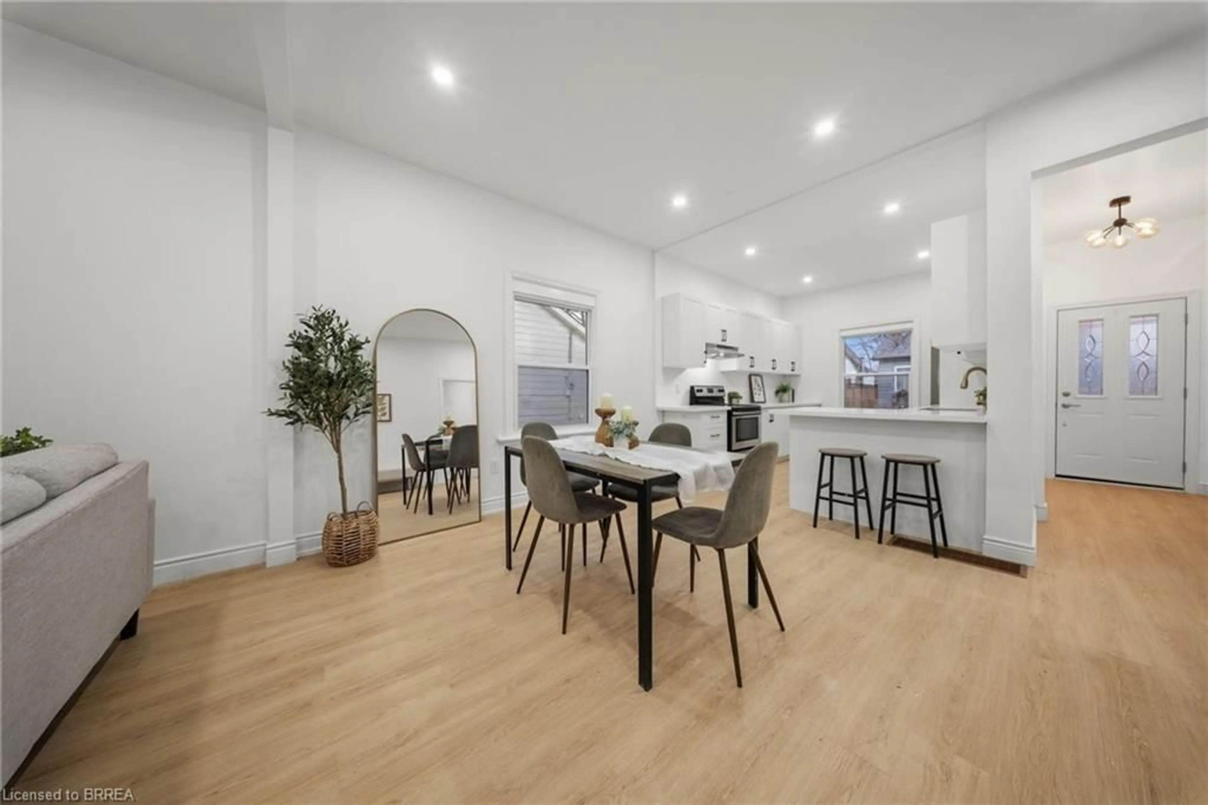 Open concept kitchen, unknown for 8 Main St, Brantford Ontario N3R 3X2