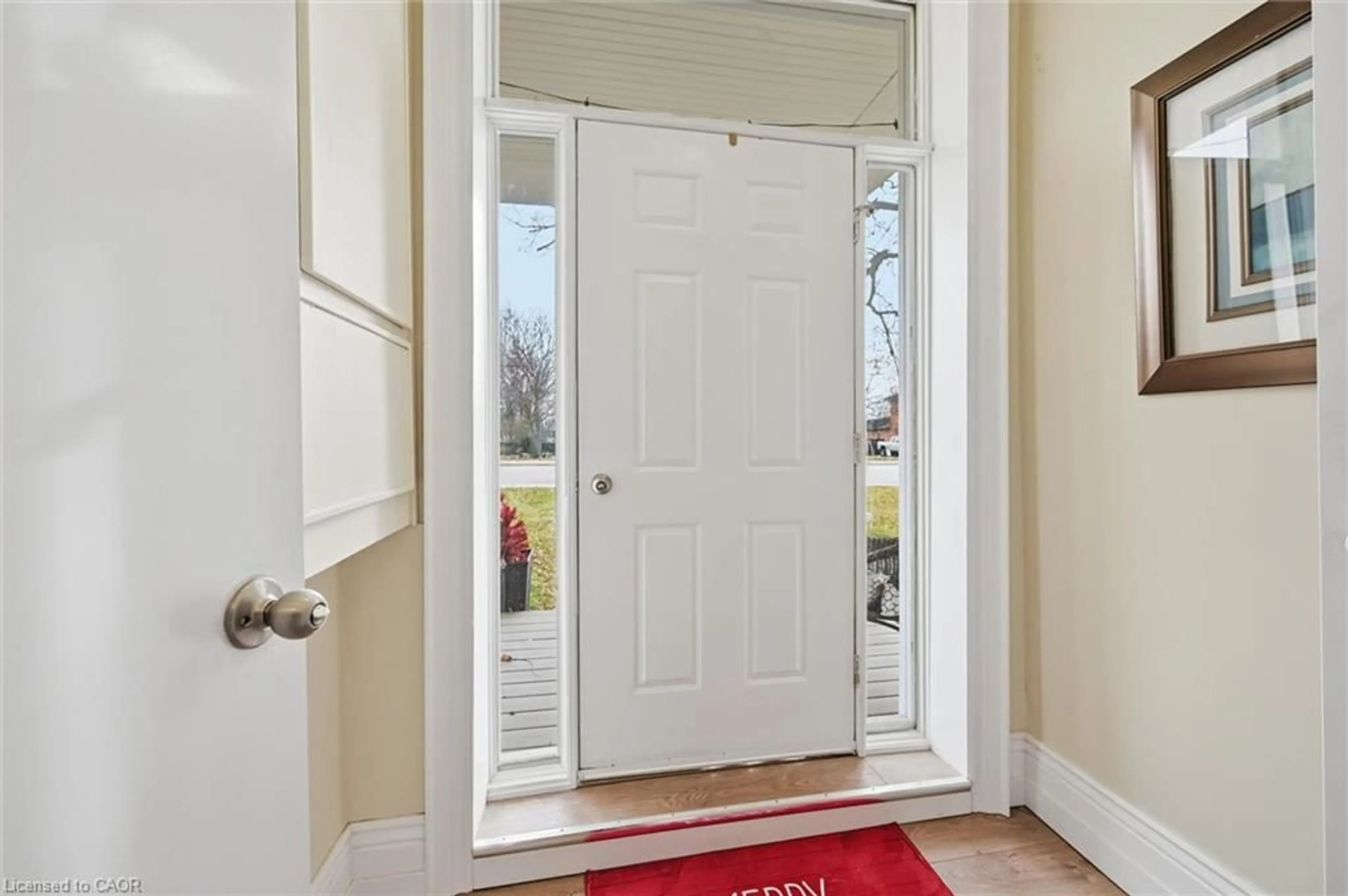 Indoor entryway for 2083 Main St, Jarvis Ontario N0A 1J0