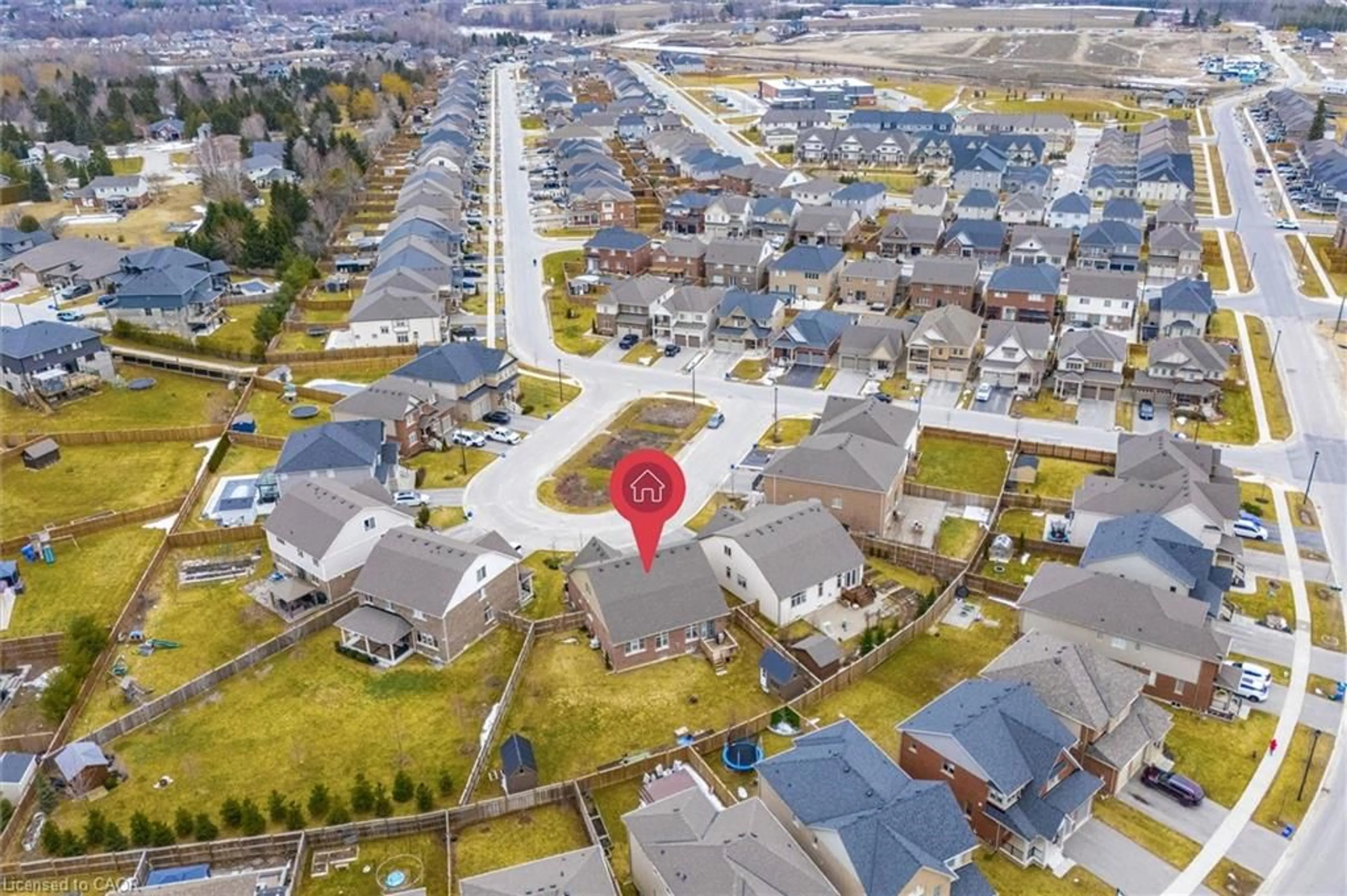 A pic from outside/outdoor area/front of a property/back of a property/a pic from drone, street for 31 Conlin Crt, Fergus Ontario N1M 0H2