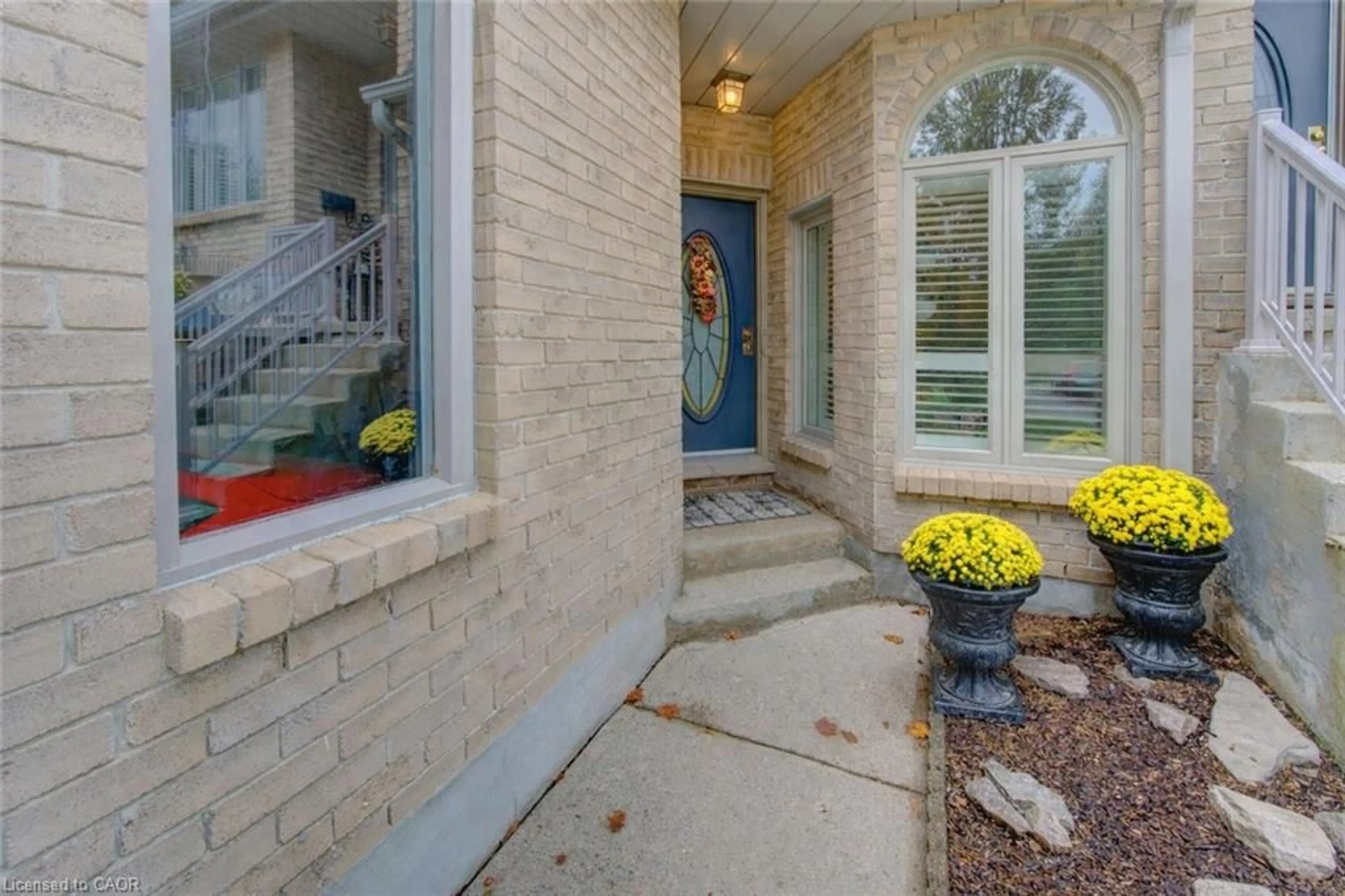 Indoor entryway for 225 Benjamin Rd #61, Waterloo Ontario N2V 1Z3