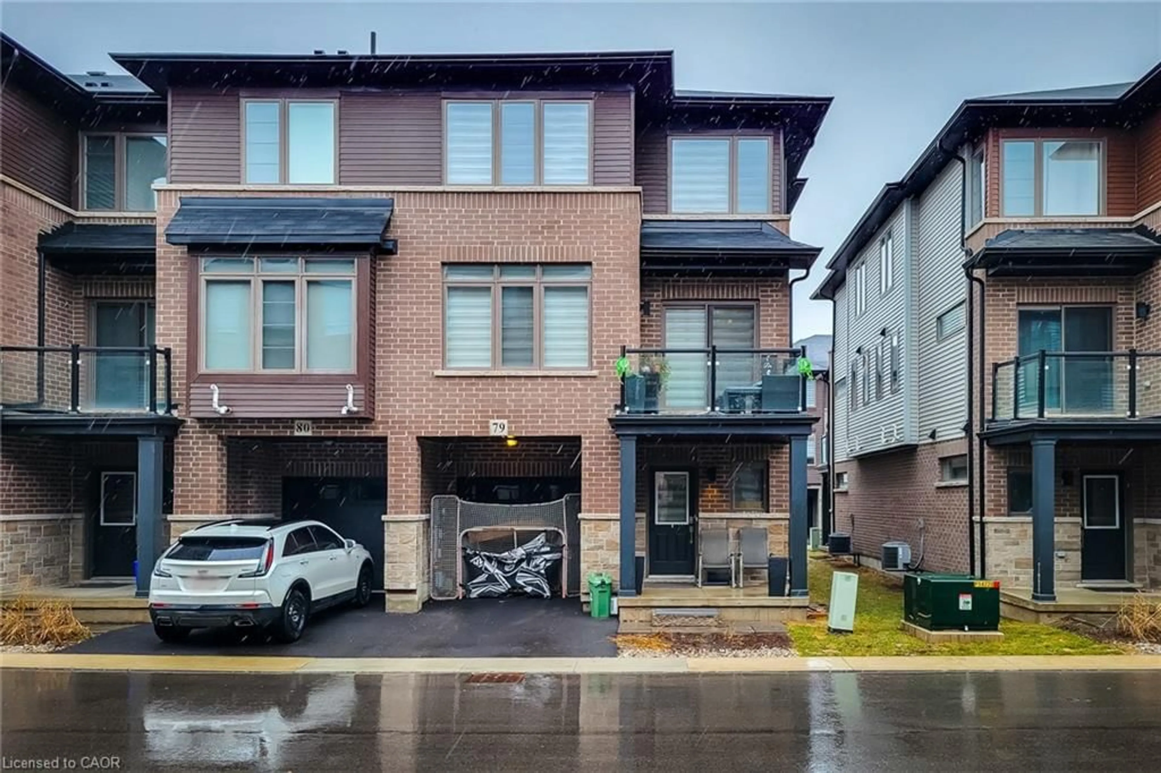 Home with brick exterior material, street for 575 Woodward Ave, Hamilton Ontario L8H 0B3
