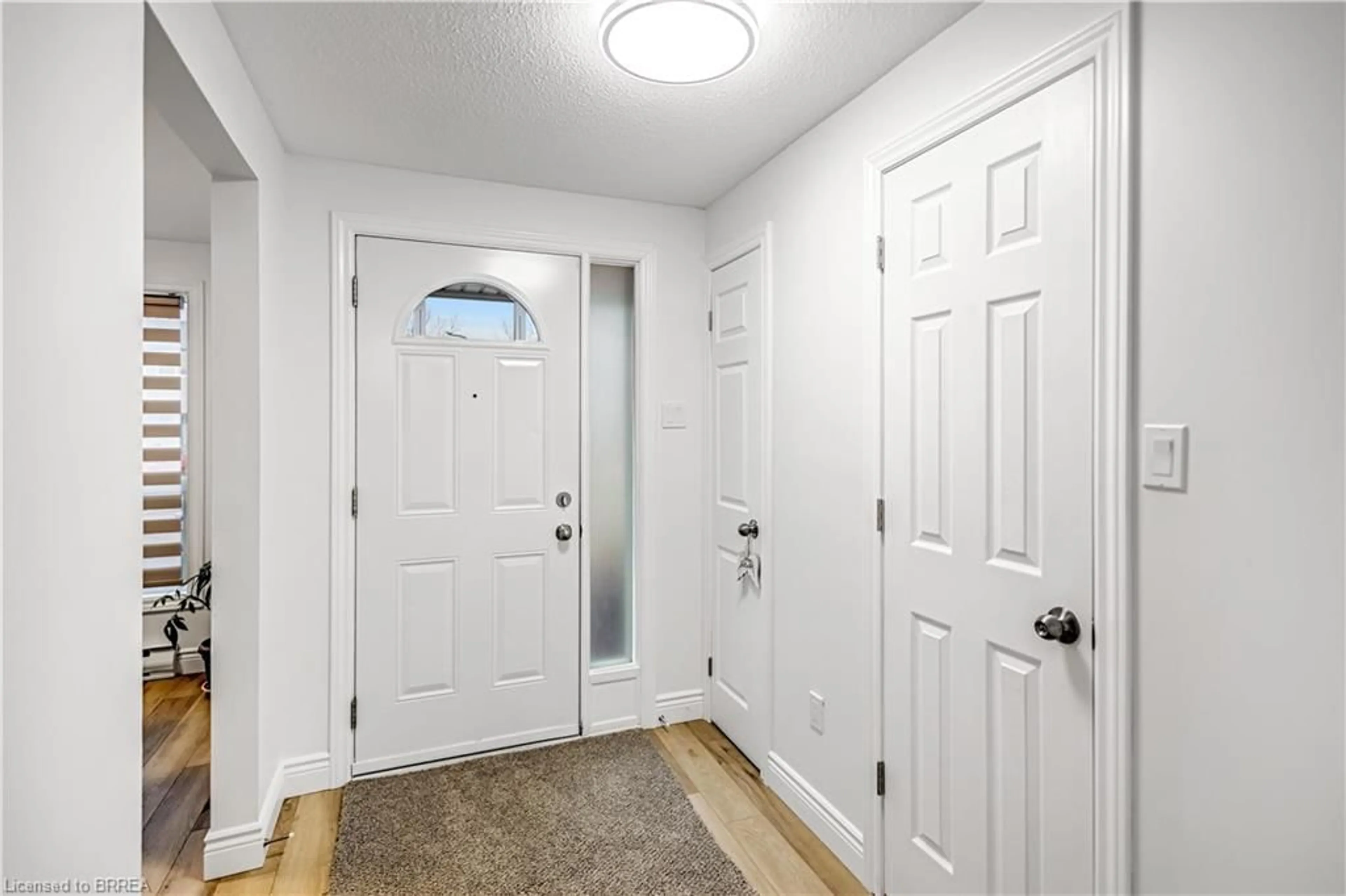 Indoor entryway for 494 Grey St #16, Brantford Ontario N3S 7S6