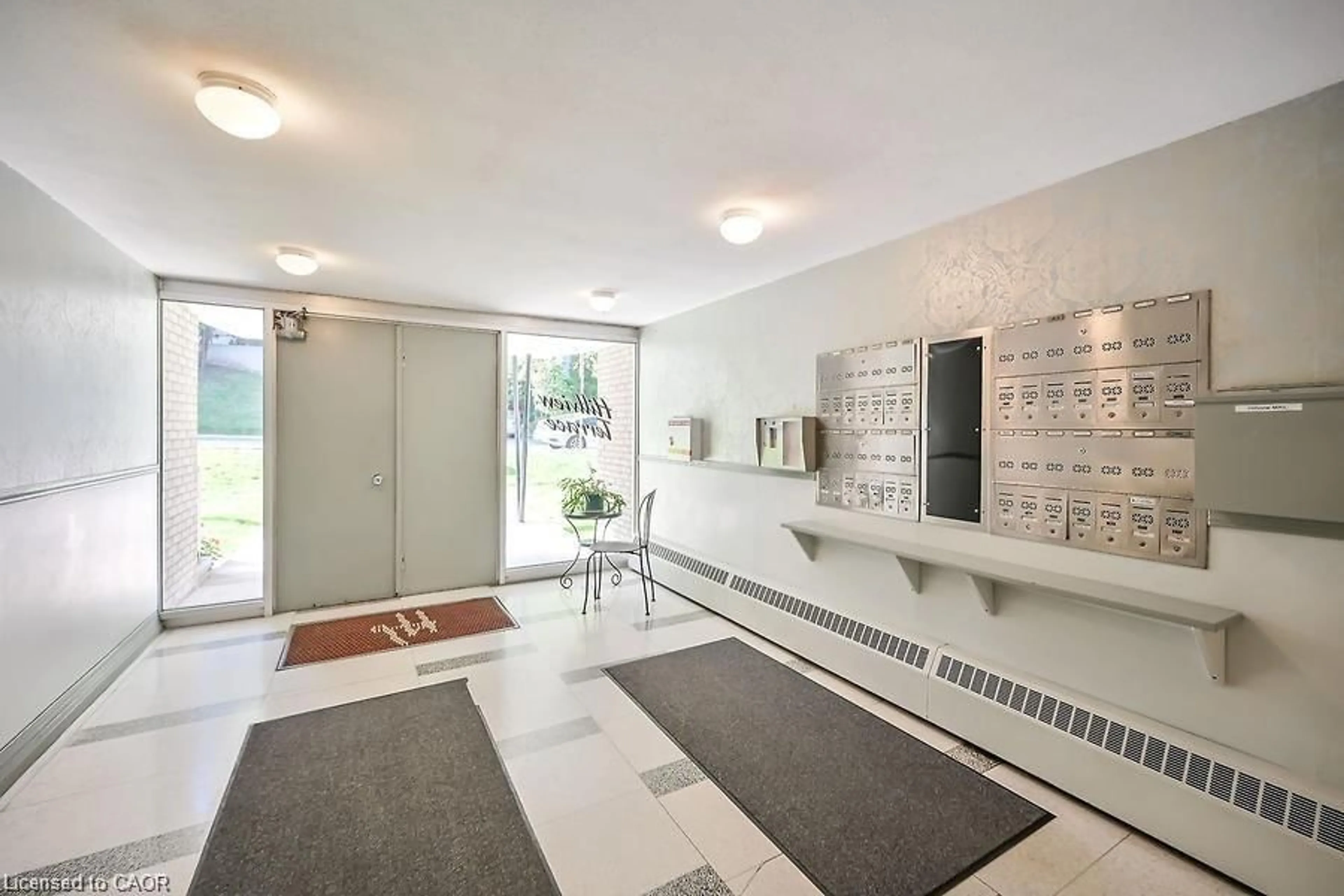 Indoor foyer for 107 St. Joseph's Dr #106, Hamilton Ontario L8N 2G1