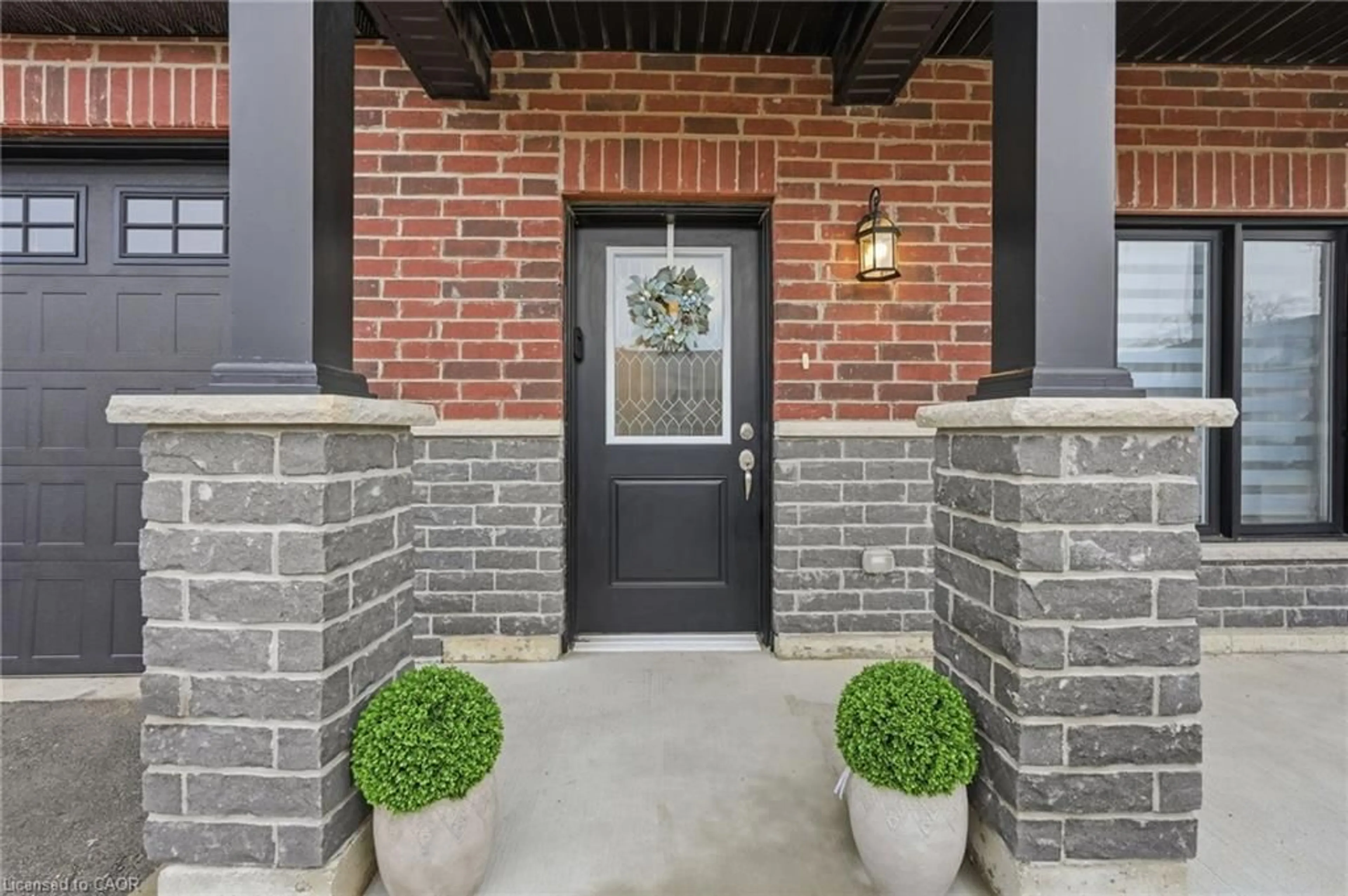Indoor entryway for 16 Brookfield Lane, Simcoe Ontario N3Y 0E8