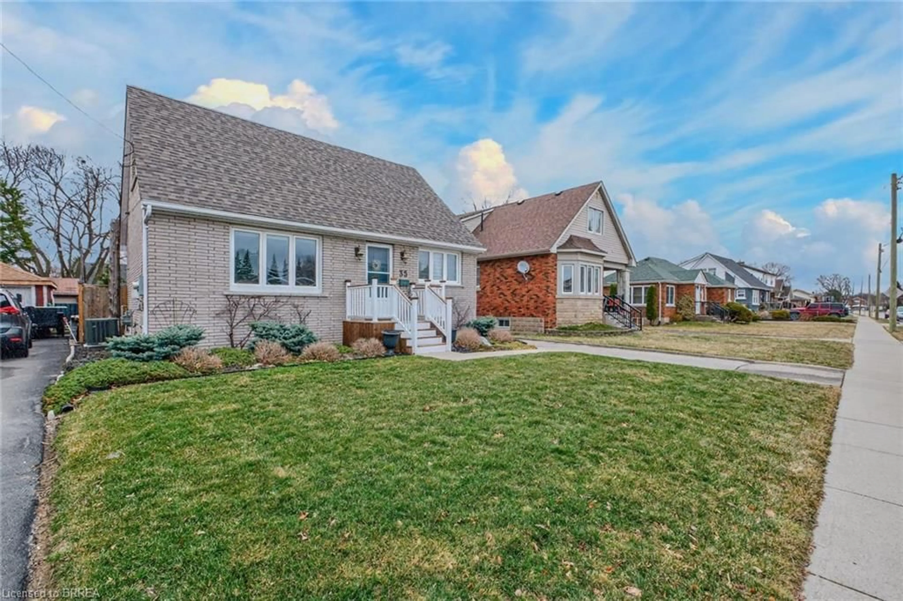 Home with vinyl exterior material, street for 35 Dorothy St, Brantford Ontario N3S 1G8