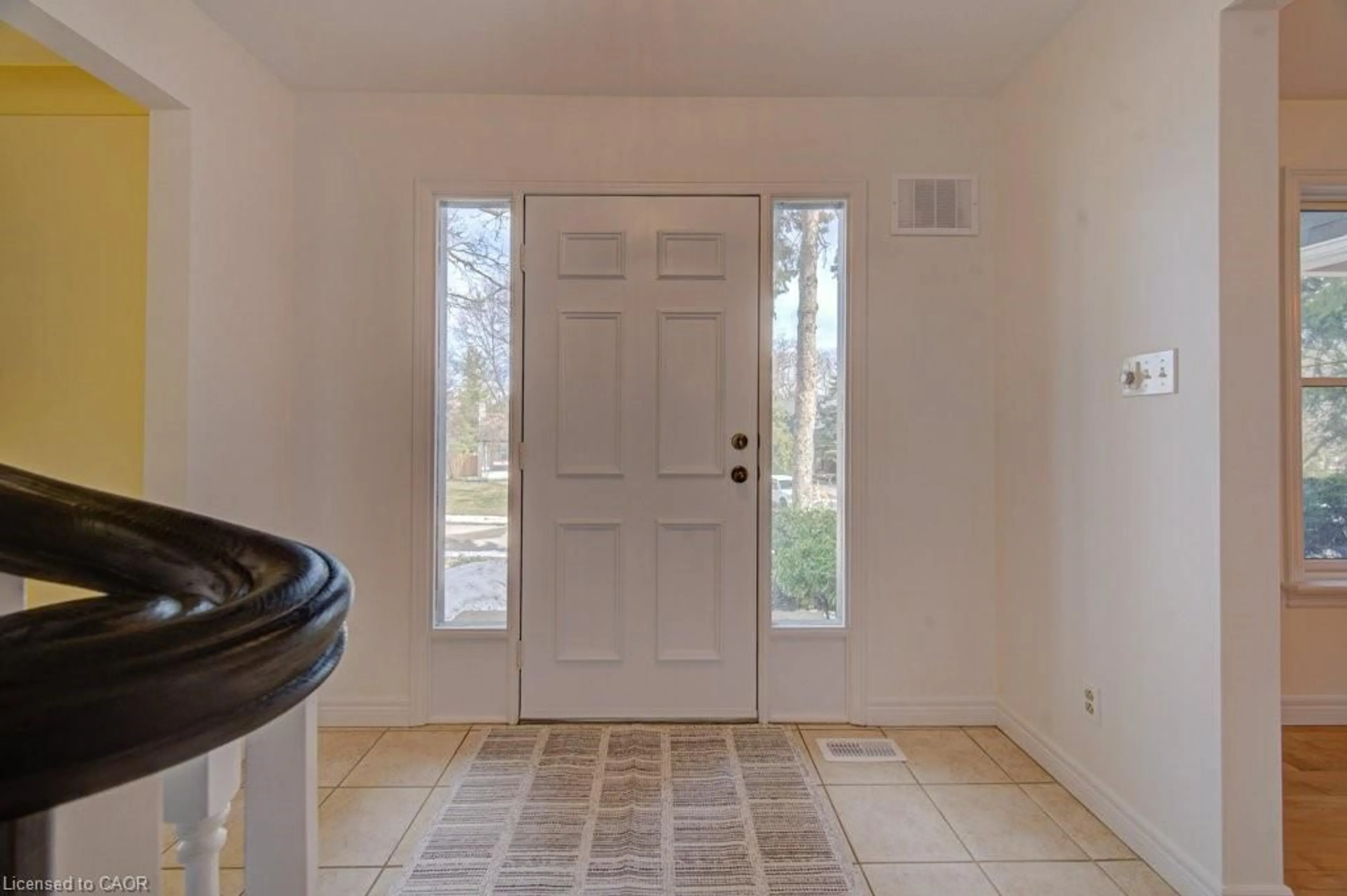 Indoor entryway for 20 Rosslinn Rd, Cambridge Ontario N1S 3K1