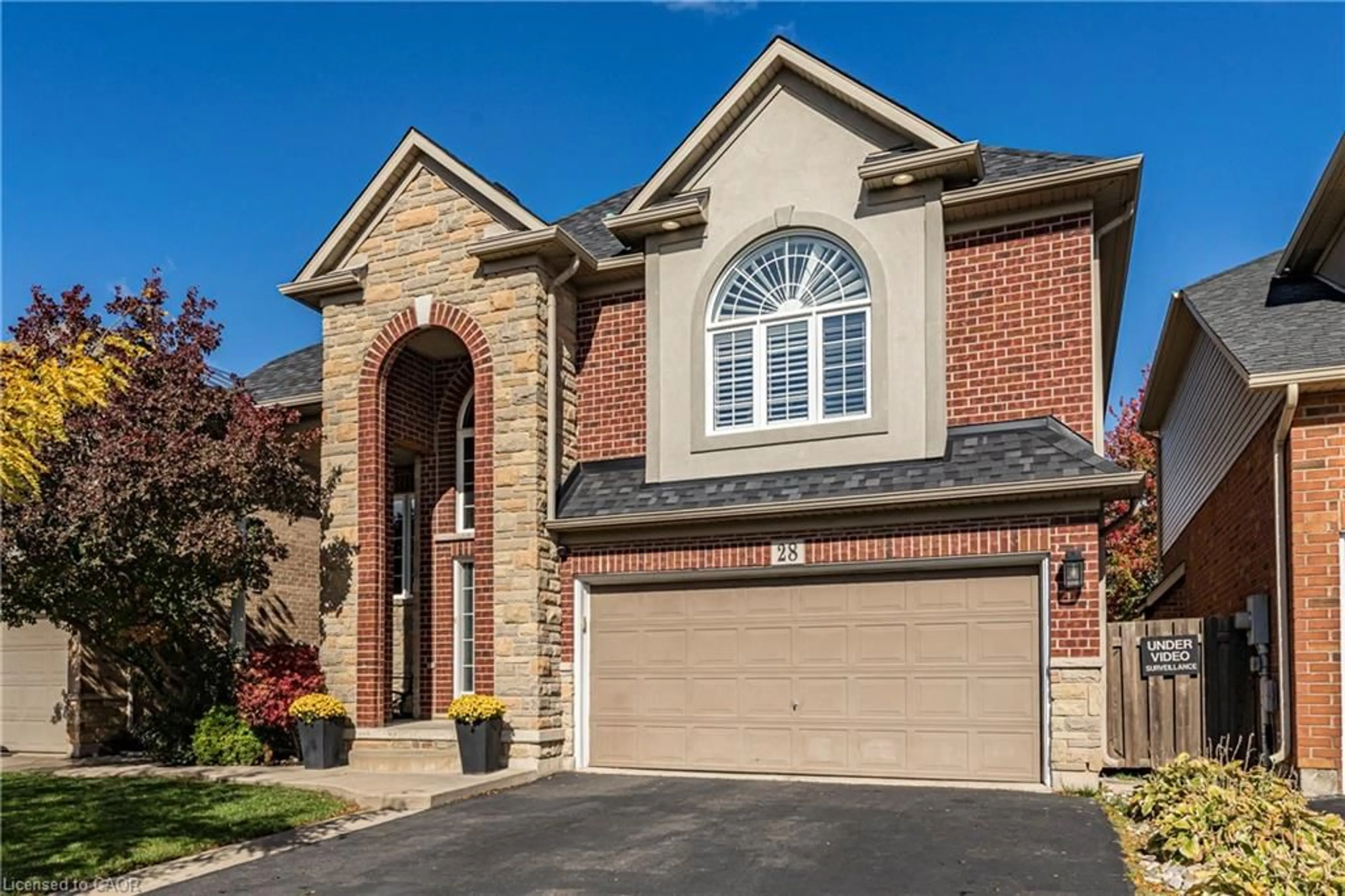 Home with brick exterior material, street for 28 Springbreeze Hts, Hamilton Ontario L8E 0A4