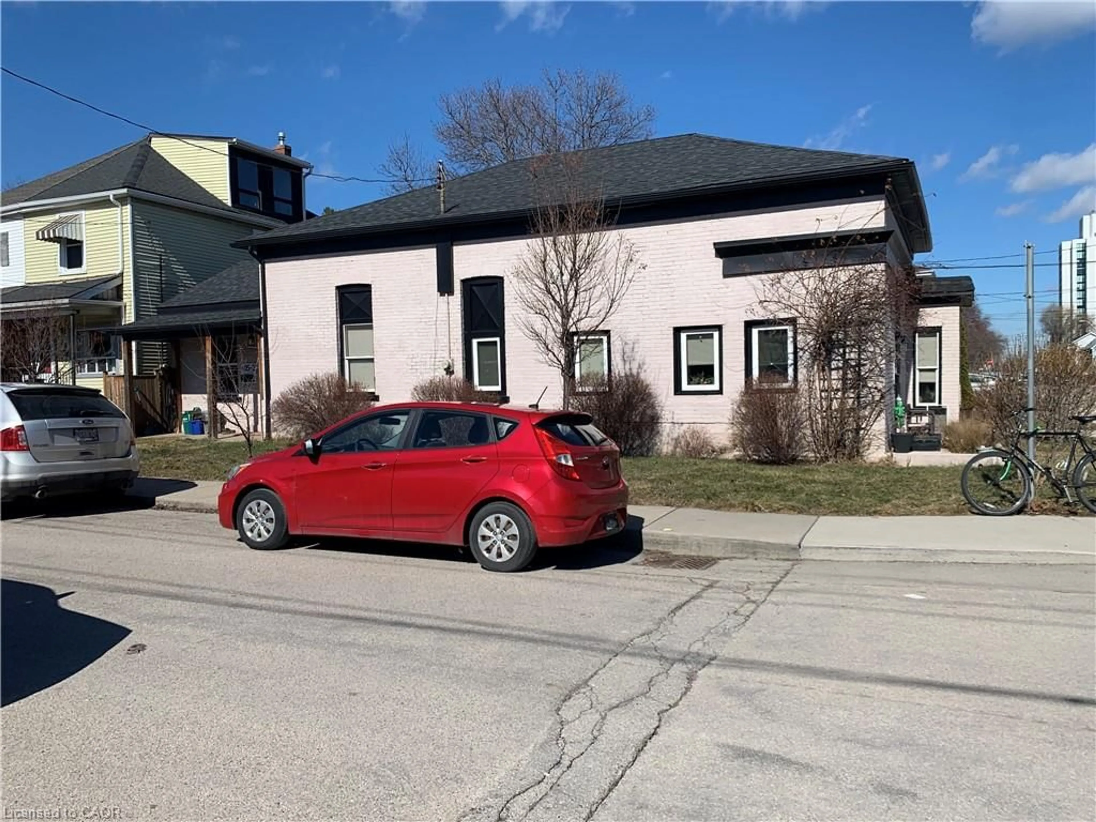 Unknown for 405 Macnab St, Hamilton Ontario L8L 1L2