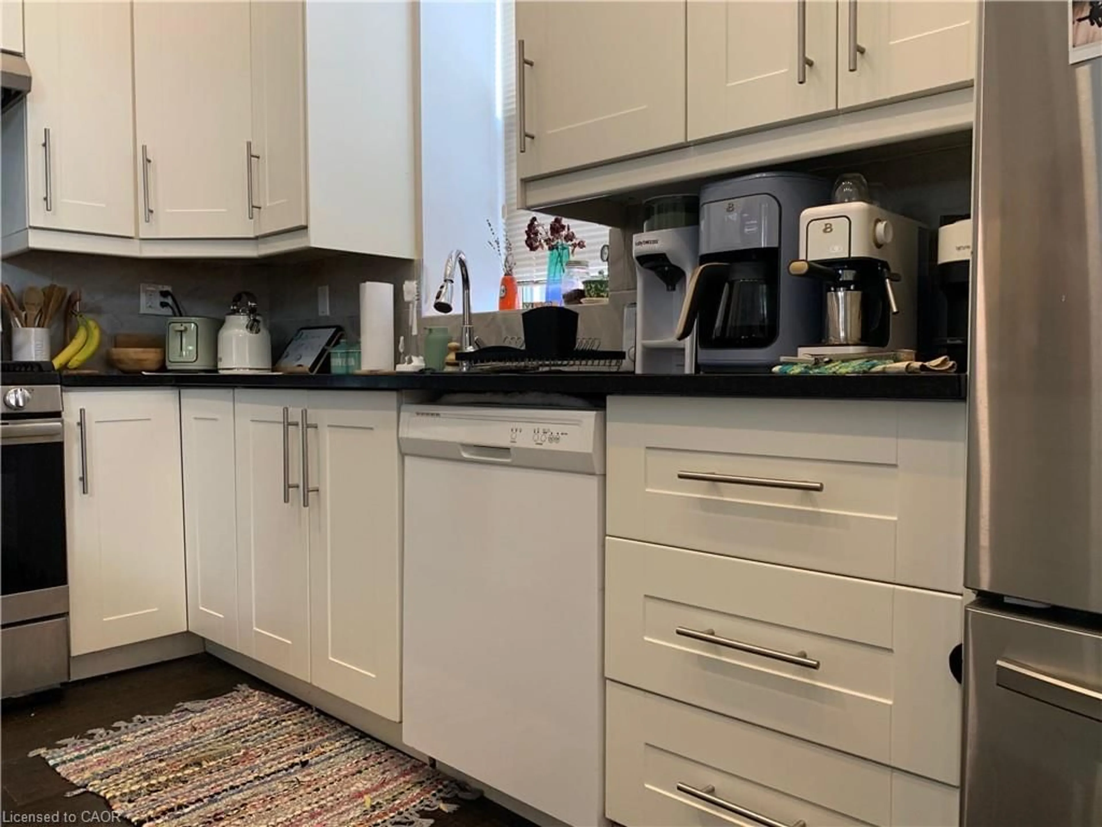 Standard kitchen, unknown for 405 Macnab St, Hamilton Ontario L8L 1L2