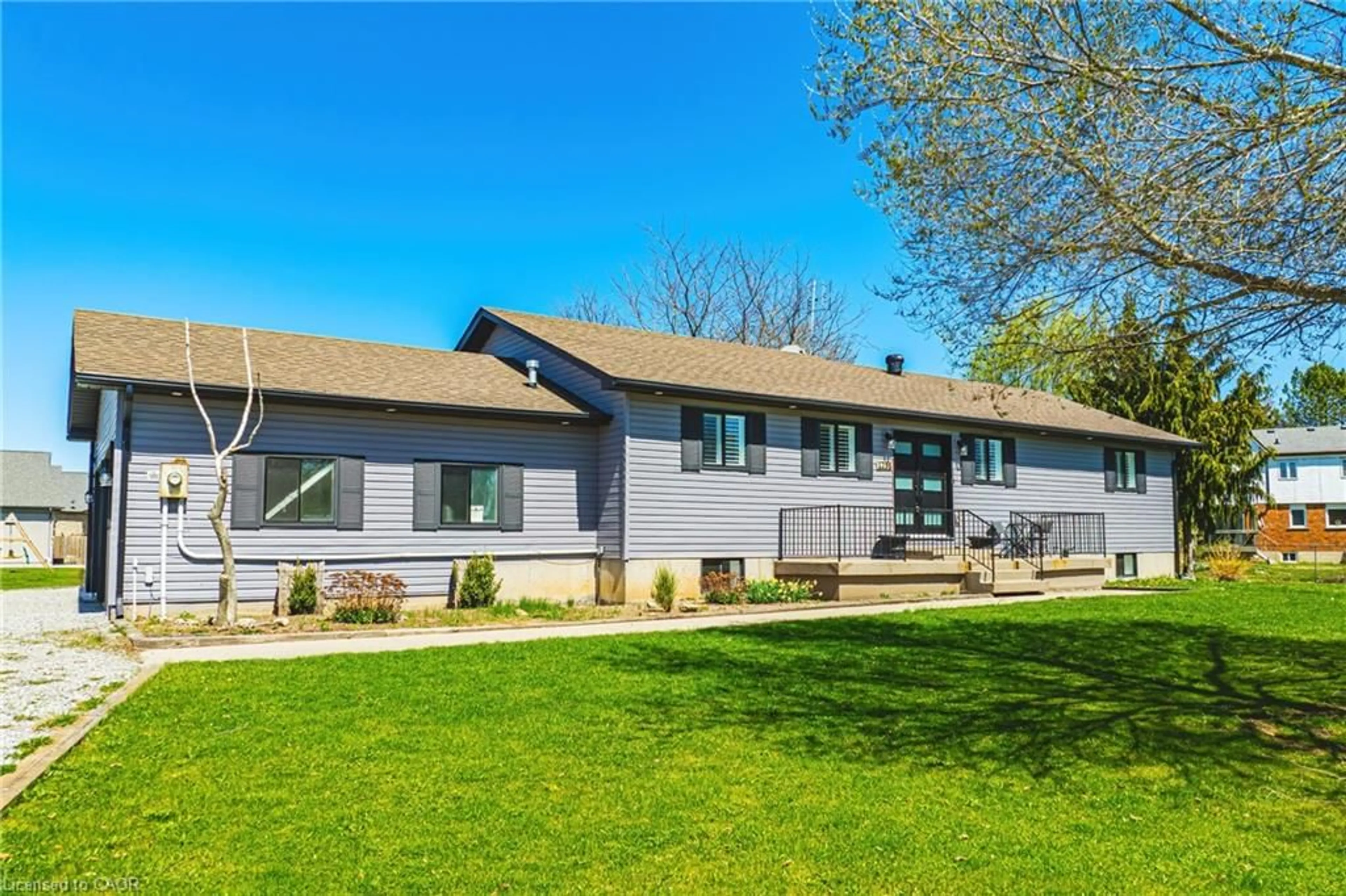 Home with vinyl exterior material, street for 1796 Penny Lane, West Lincoln Ontario L0R 1E0