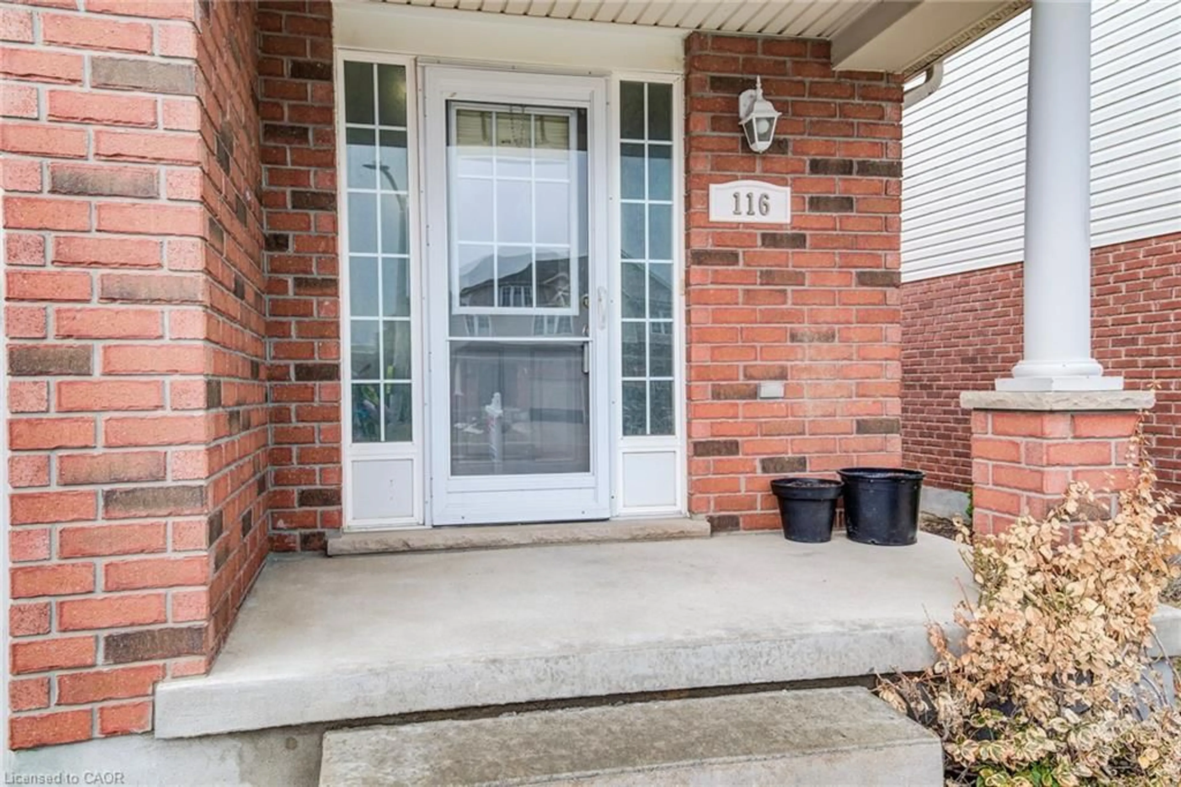 Indoor entryway for 116 Commonwealth St, Kitchener Ontario N2E 4K8