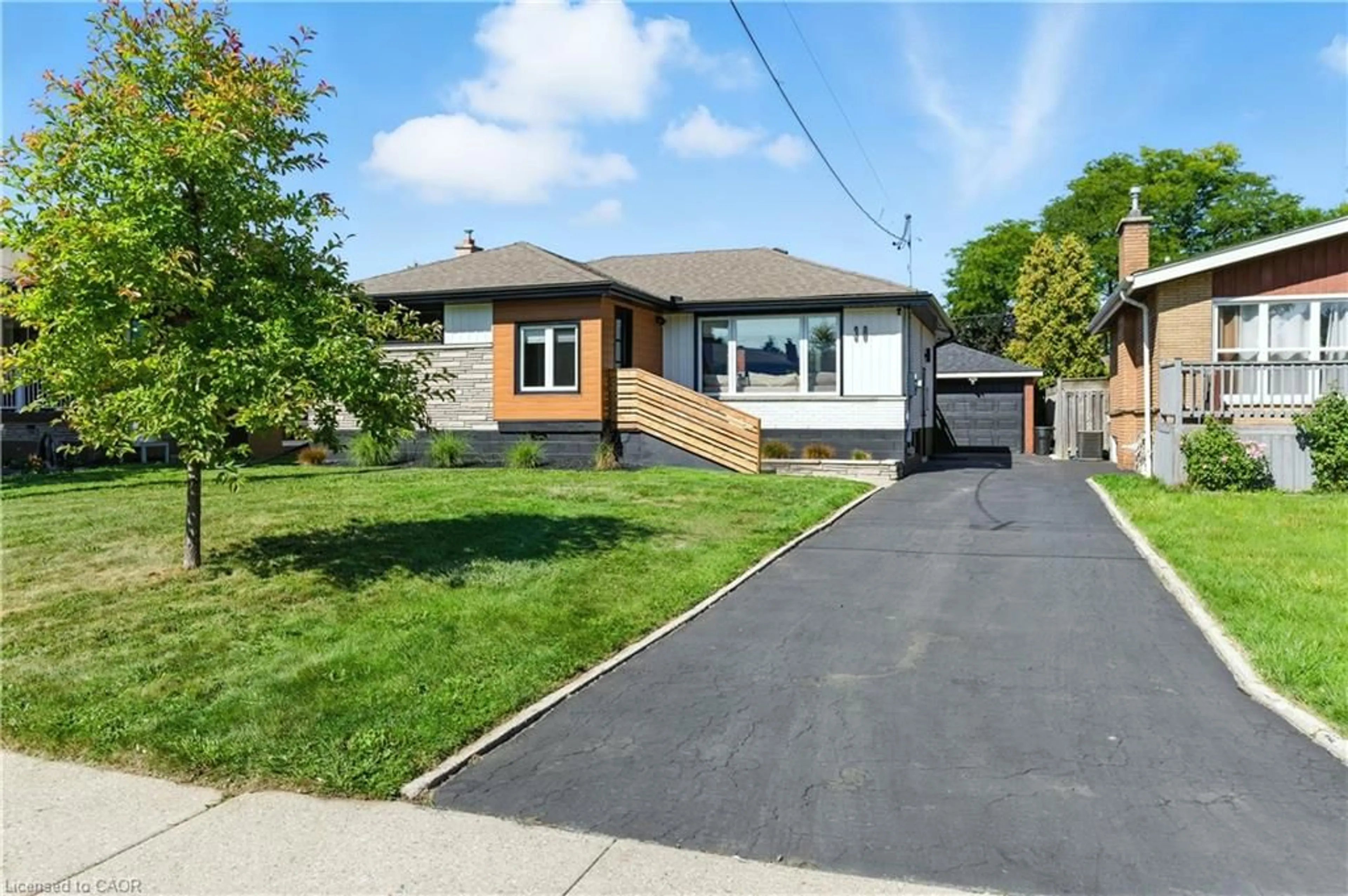 Unknown for 30 Cloke Crt, Hamilton Ontario L8T 1N5