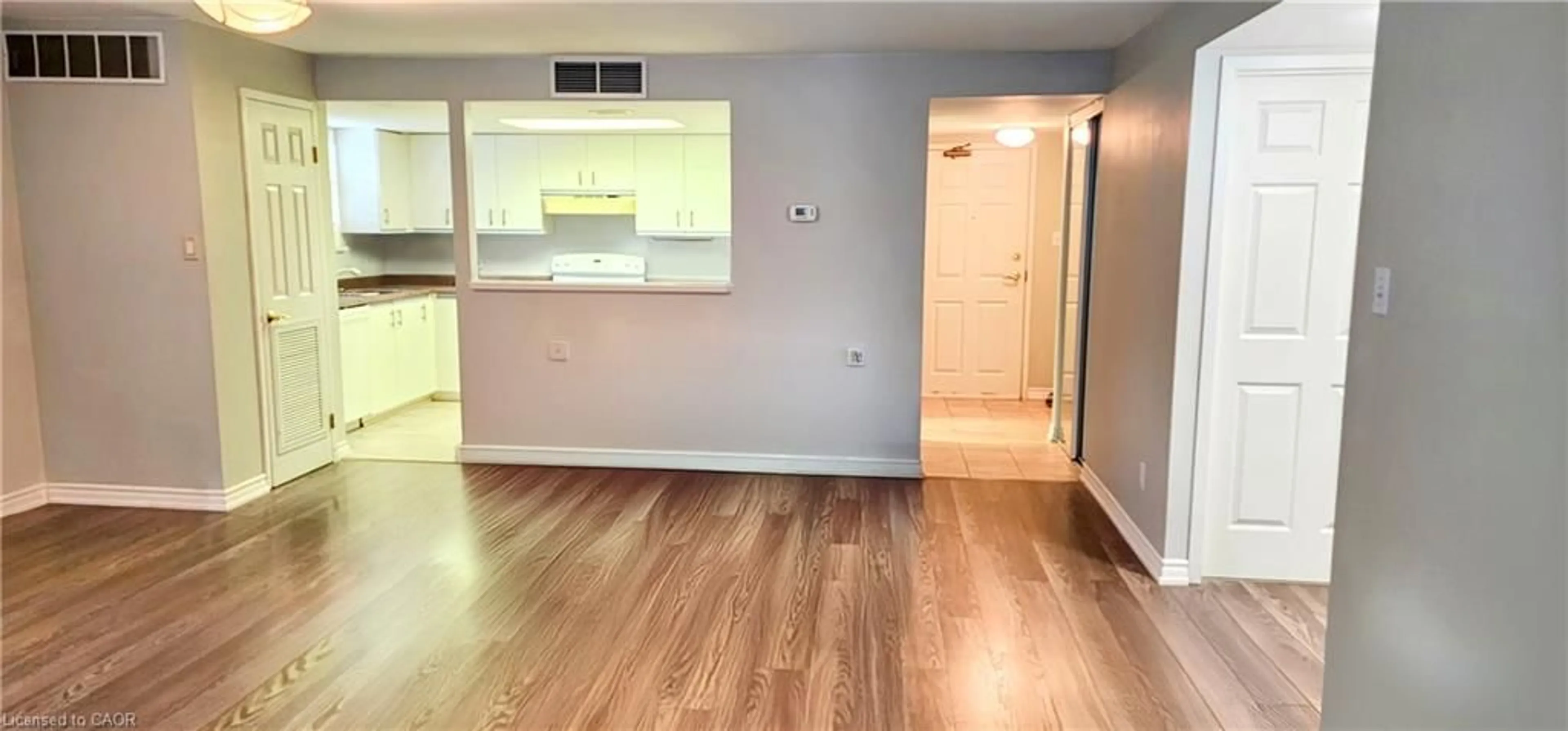 A pic of a room for 19 Lake Ave #204, Stoney Creek Ontario L8G 2V1