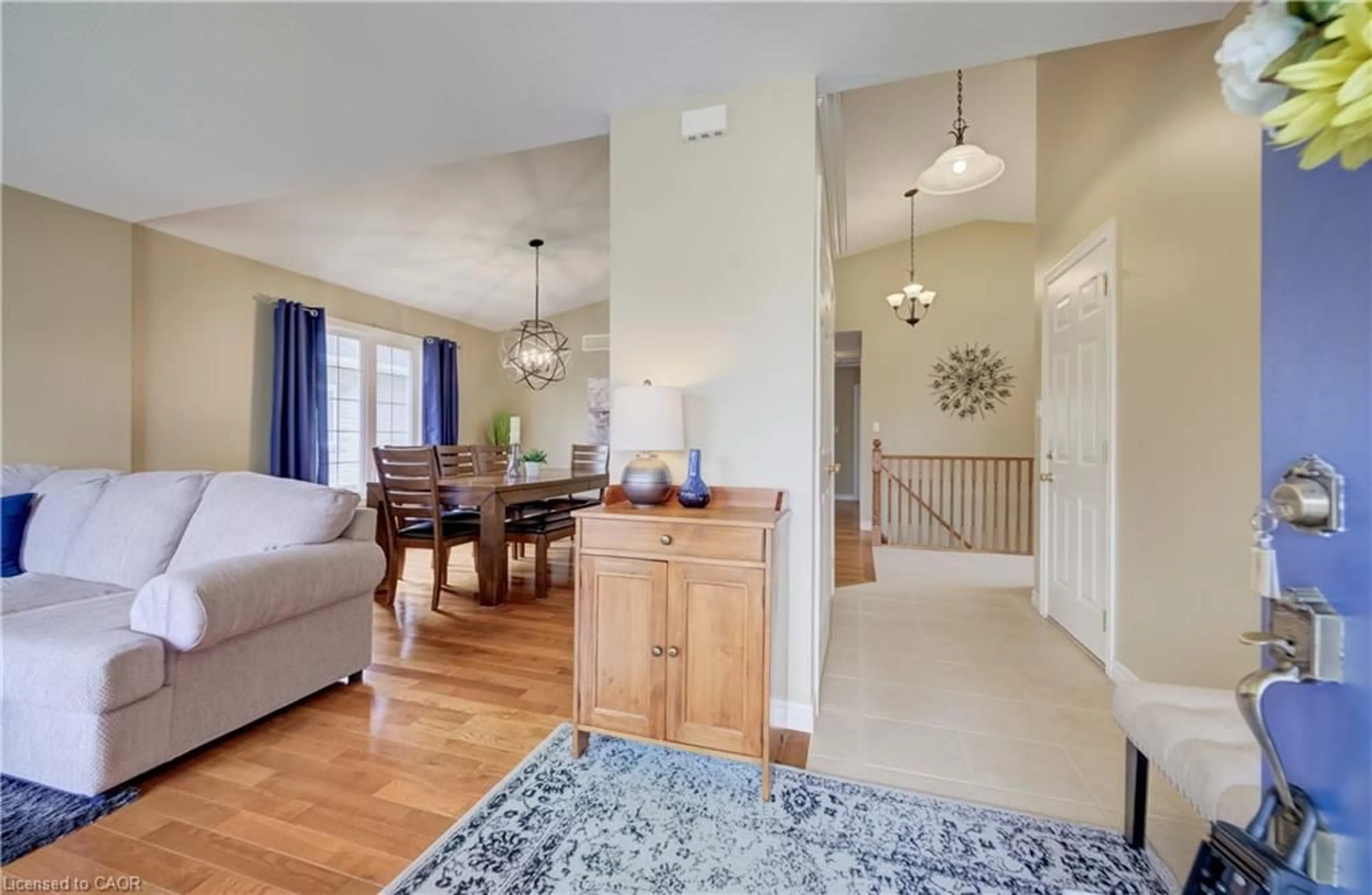 Living room with furniture, unknown for 20 Duke St, Drumbo Ontario N0J 1G0