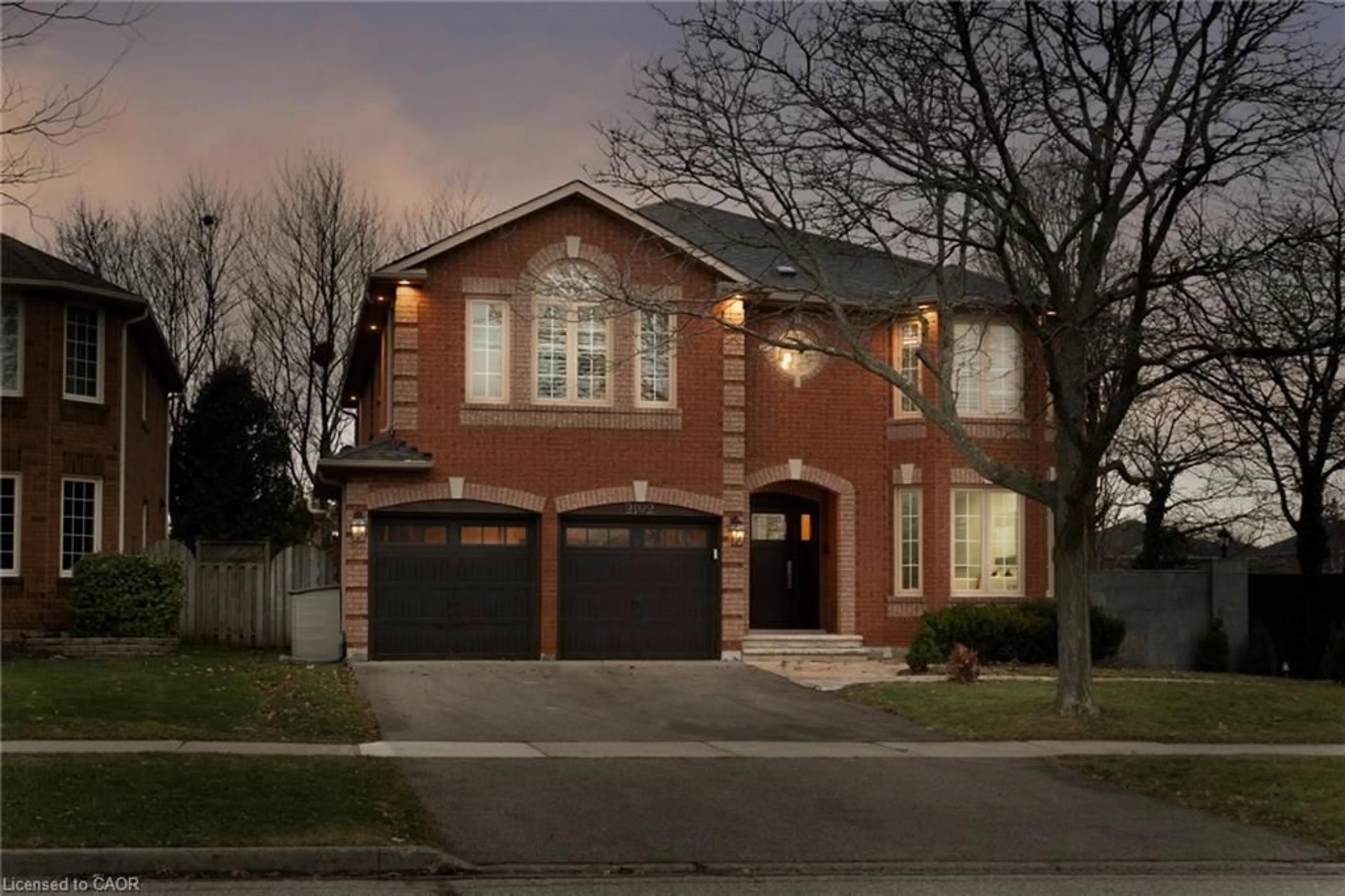 Home with brick exterior material, street for 2192 Oakmead Blvd, Oakville Ontario L6H 6B4