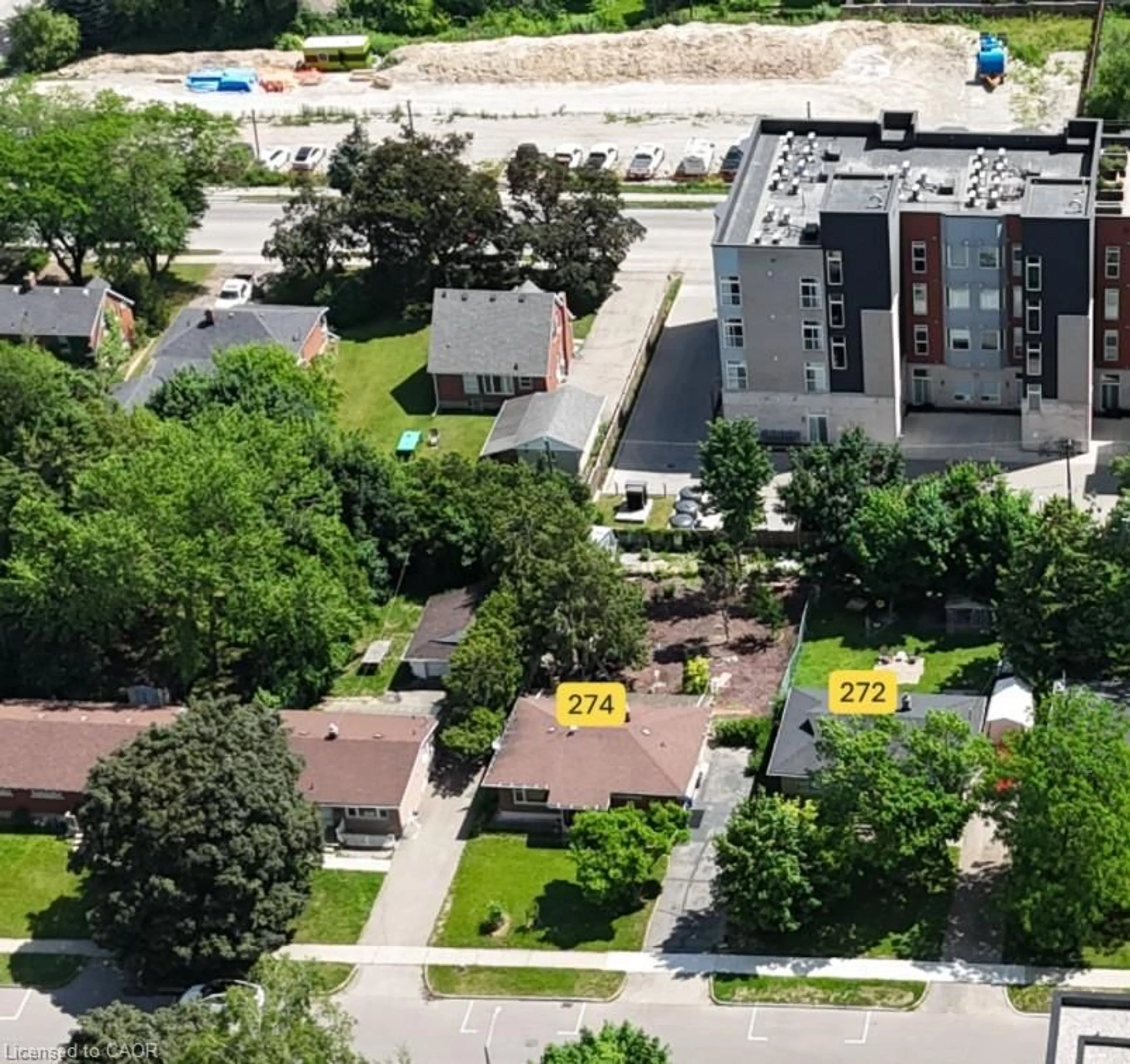 A pic from outside/outdoor area/front of a property/back of a property/a pic from drone, city buildings view from balcony for 274 Sunview St, Waterloo Ontario N2L 3V9