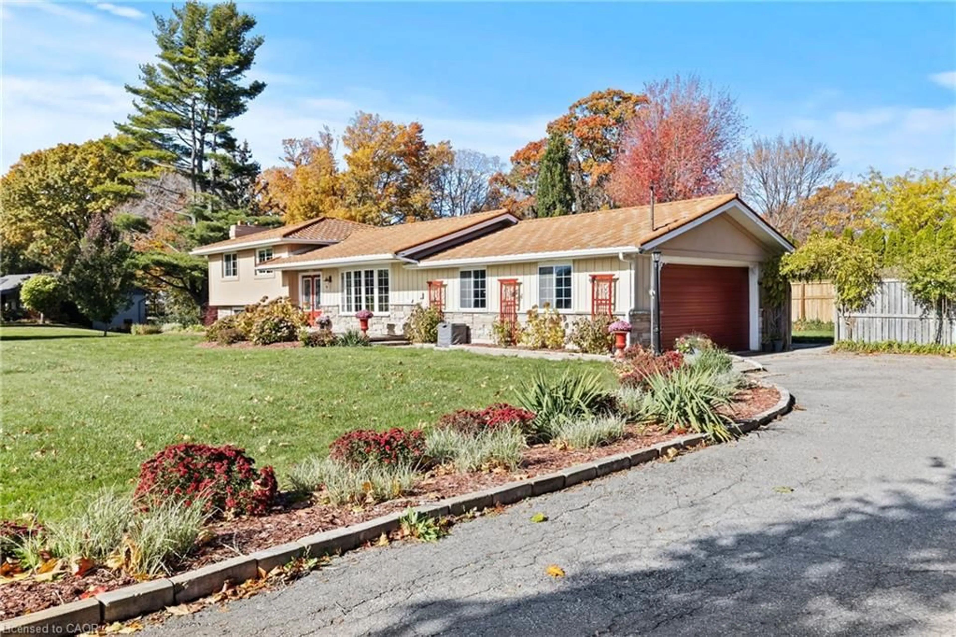 Home with brick exterior material, street for 1841 Sunset Lane, St. Catharines Ontario L2R 6P9