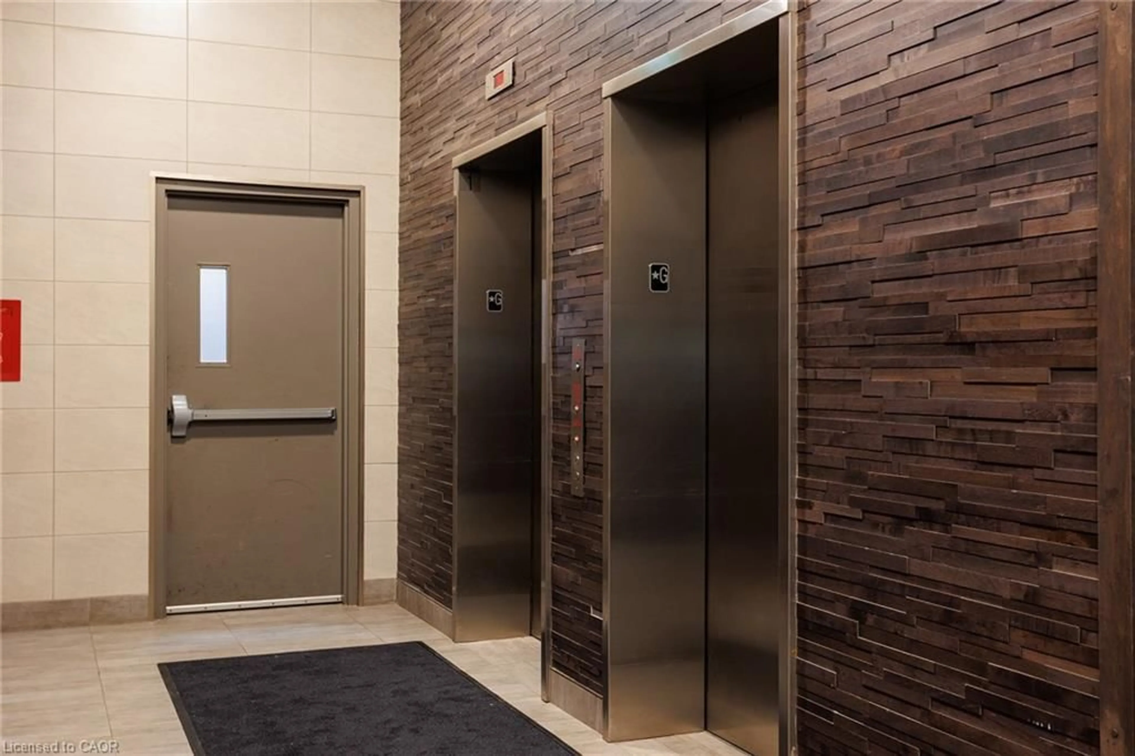 Indoor foyer for 318 Spruce St #1103, Waterloo Ontario N2L 0E9