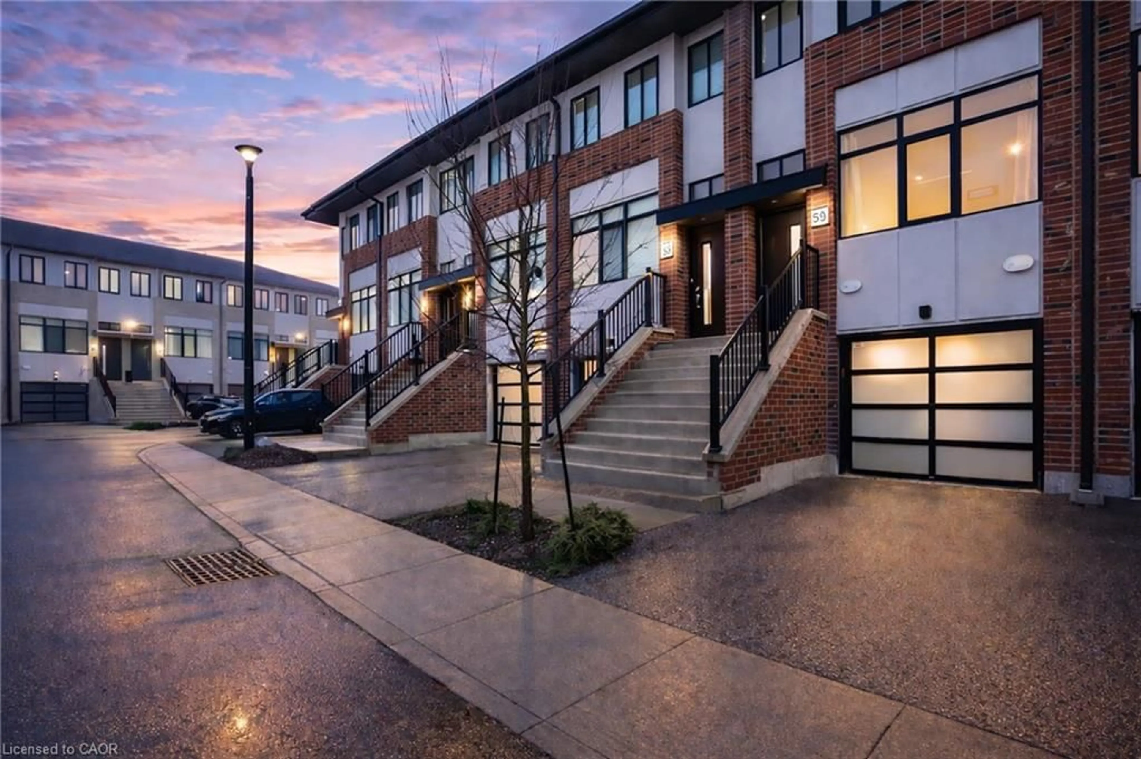 Patio, street for 59 Markle Cres, Ancaster Ontario L9G 0H3