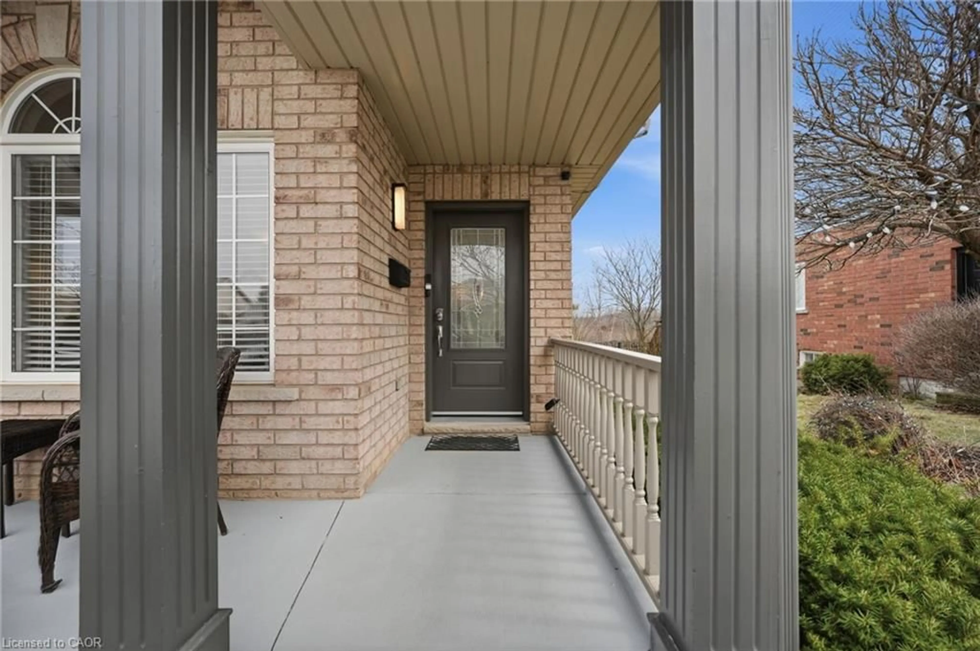 Indoor entryway for 4055 Ashby Dr, Beamsville Ontario L3J 0G6