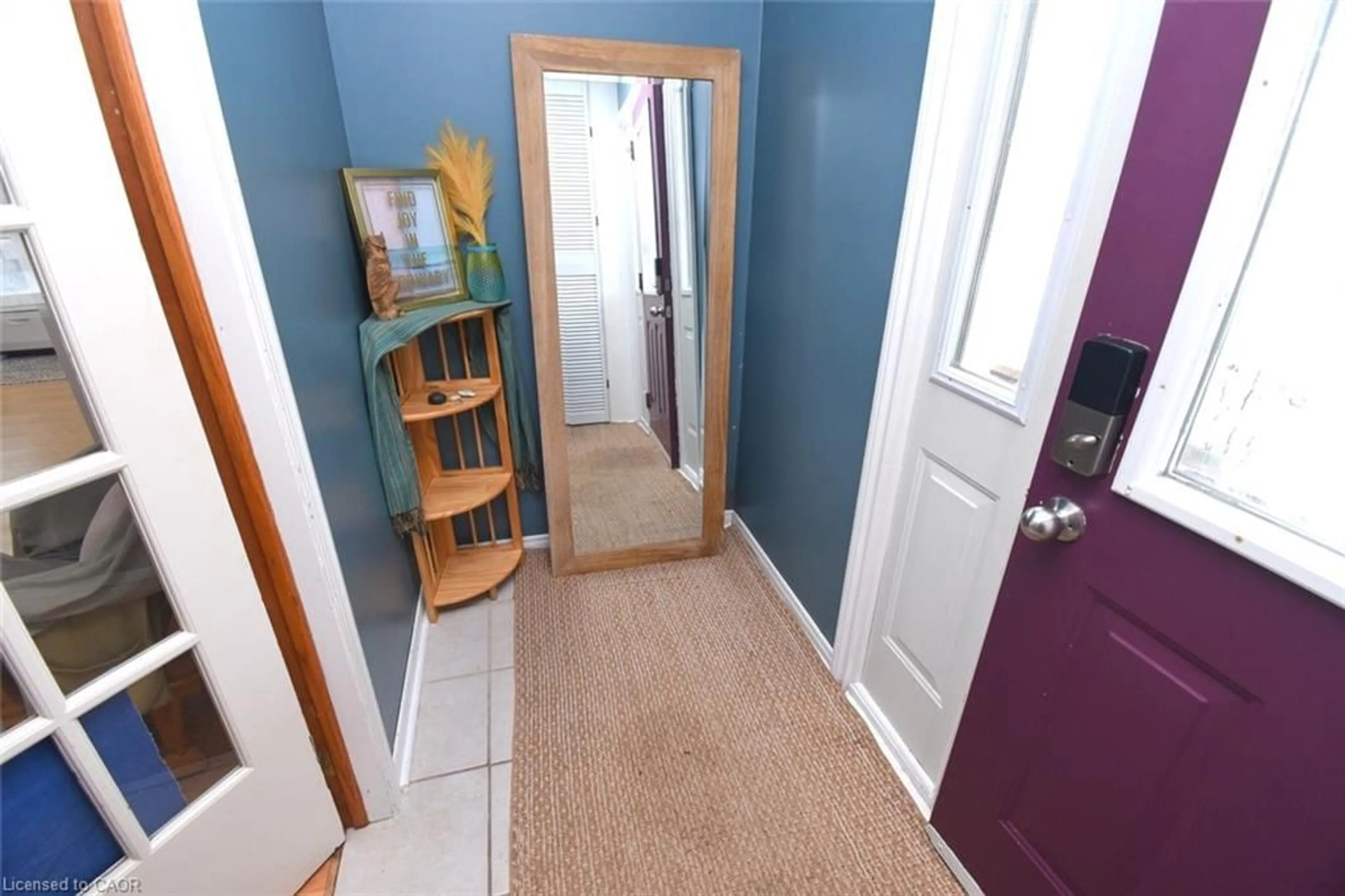 Indoor entryway for 1085 10th Concession Rd #98, Flamborough Ontario N0B 2J0