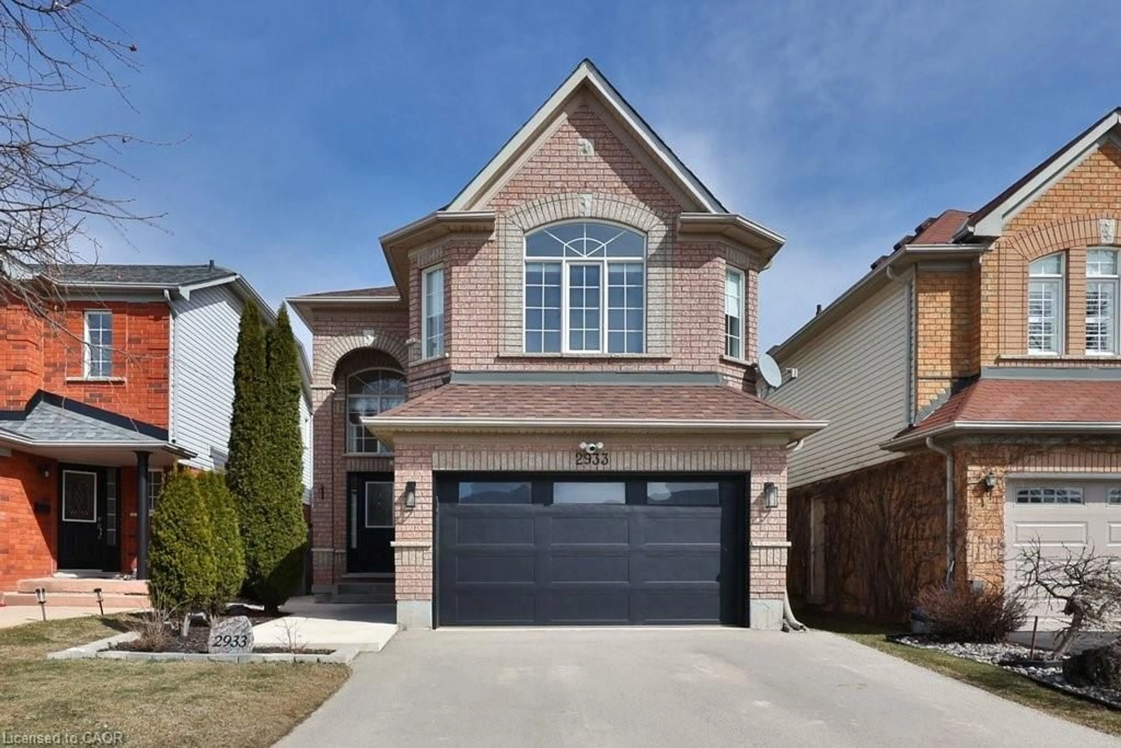 Home with brick exterior material, street for 2933 Hill St, Burlington Ontario L7M 4K5