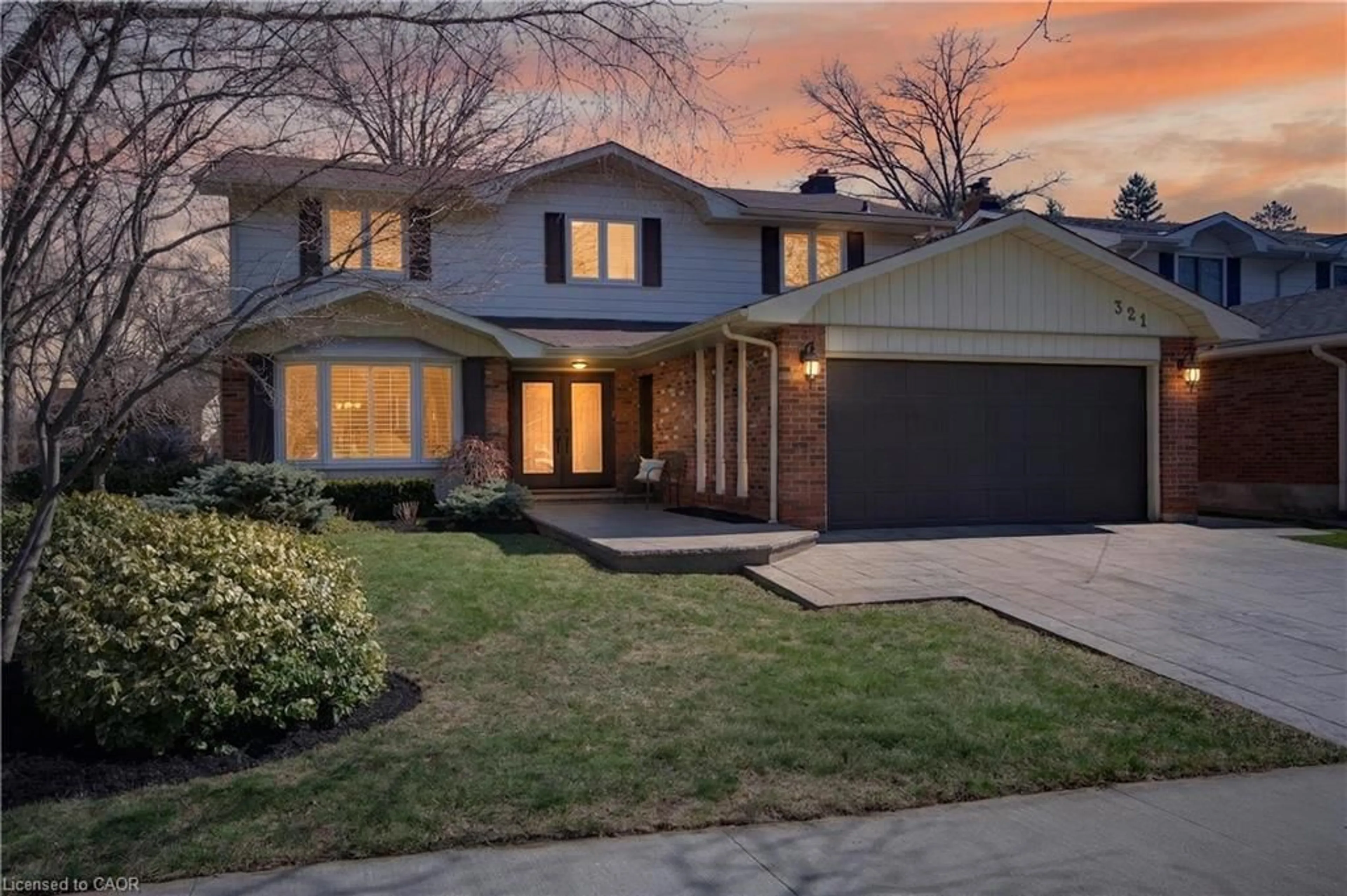 Home with brick exterior material, street for 321 Bryant Cres, Burlington Ontario L7L 4Z1