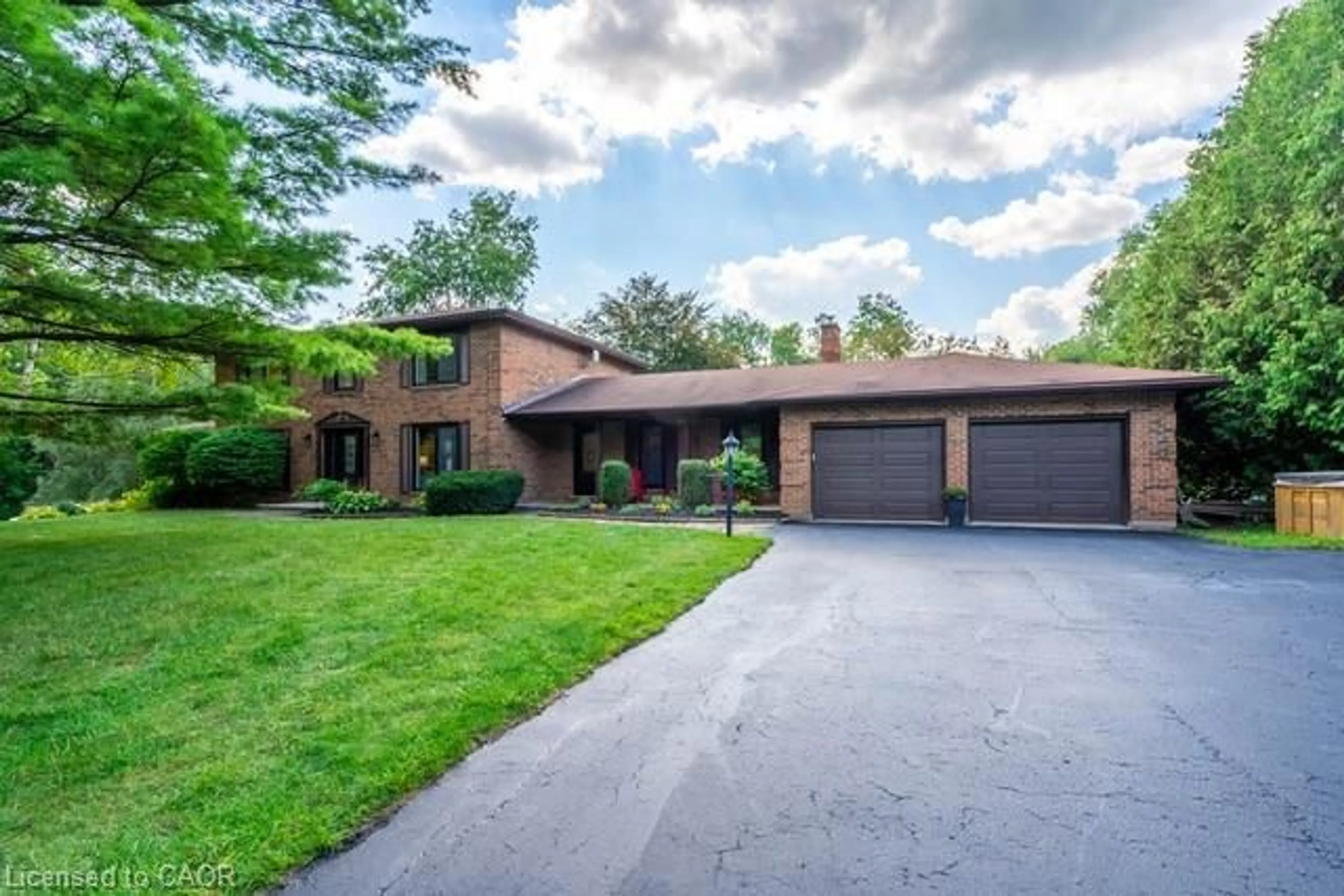 Home with brick exterior material, street for 3918 Maddaugh Rd, Puslinch Ontario N0B 2J0