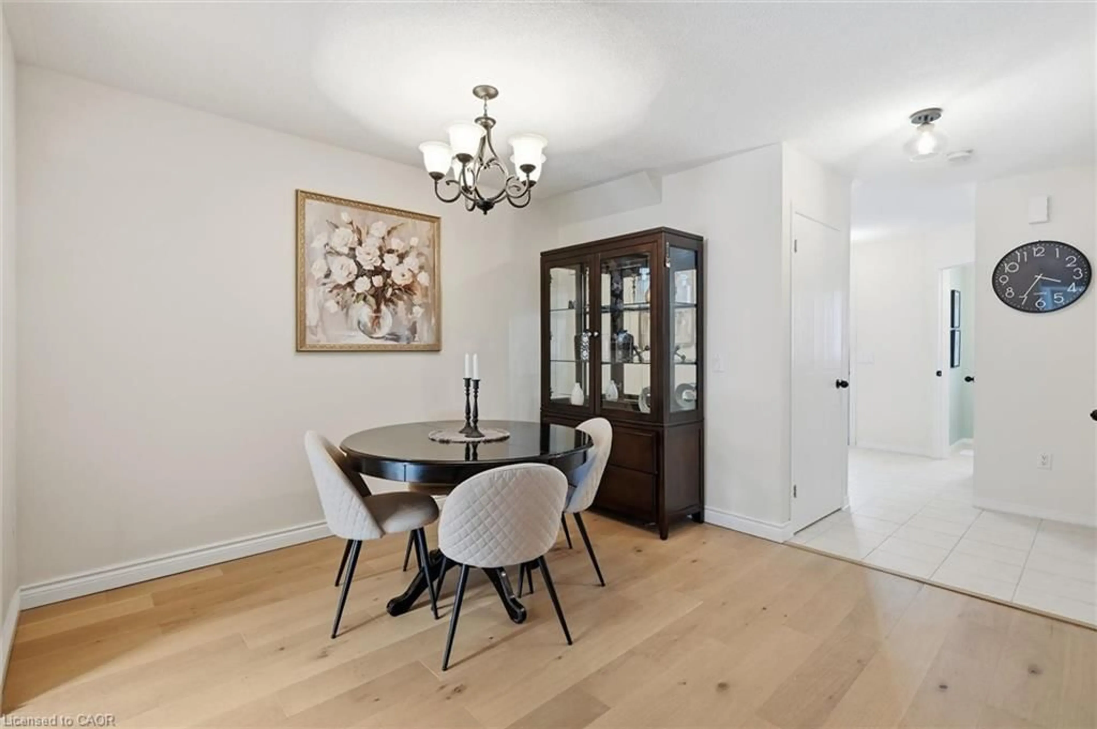 Dining room, wood/laminate floor for 38 Grindstone Way, Waterdown Ontario L9H 7B7