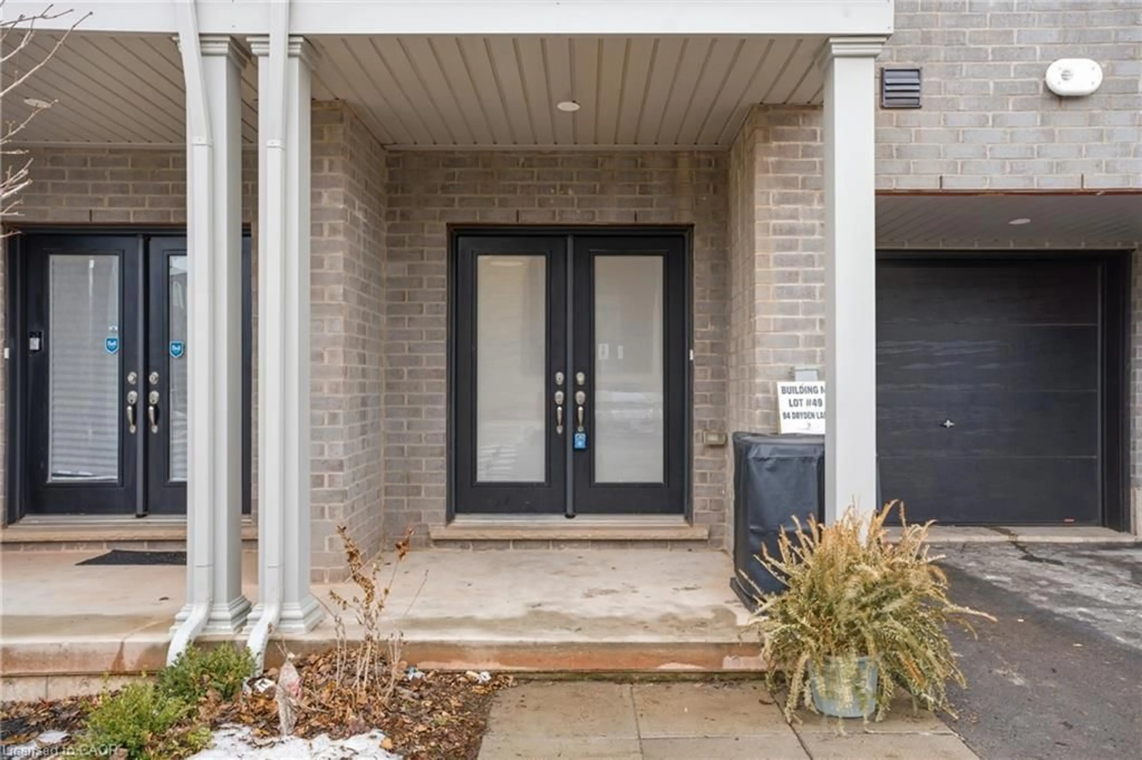Indoor entryway for 94 Dryden Lane, Hamilton Ontario L8H 0B6