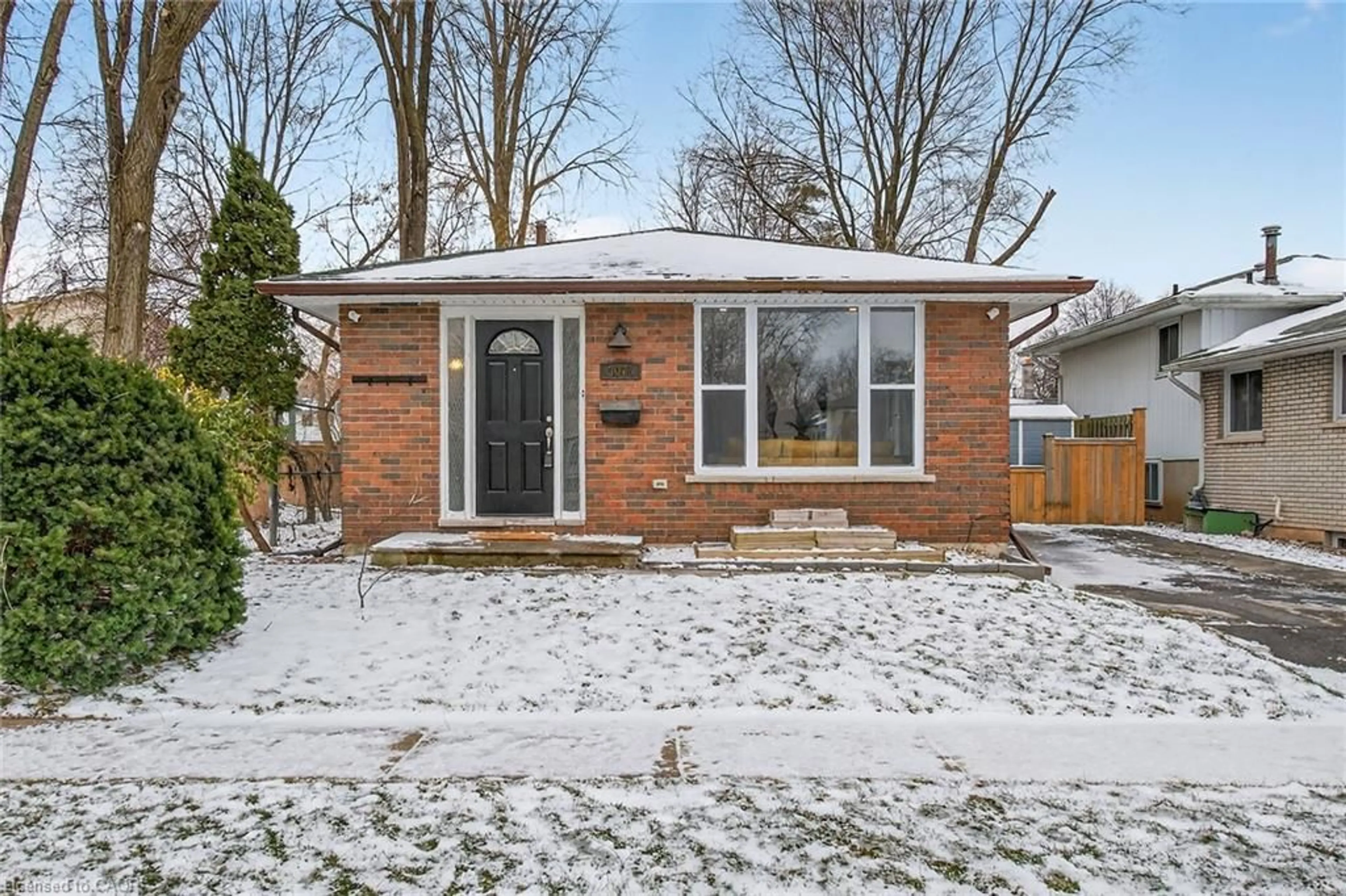 Home with brick exterior material, street for 3075 Empire Pl, Niagara Falls Ontario L2J 3L7