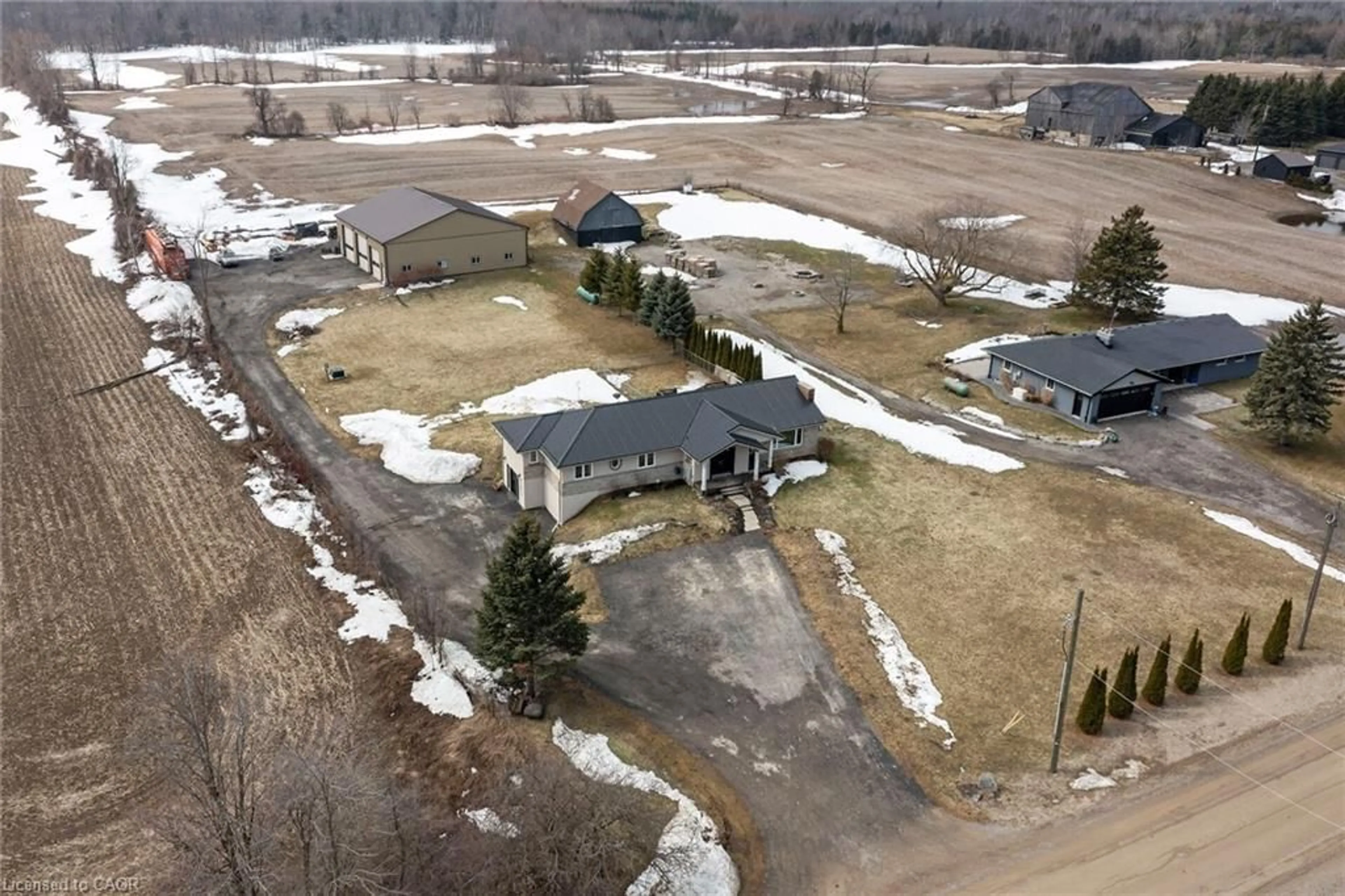 A pic from outside/outdoor area/front of a property/back of a property/a pic from drone, street for 5022 Sixth Line, Erin Ontario N0B 1T0