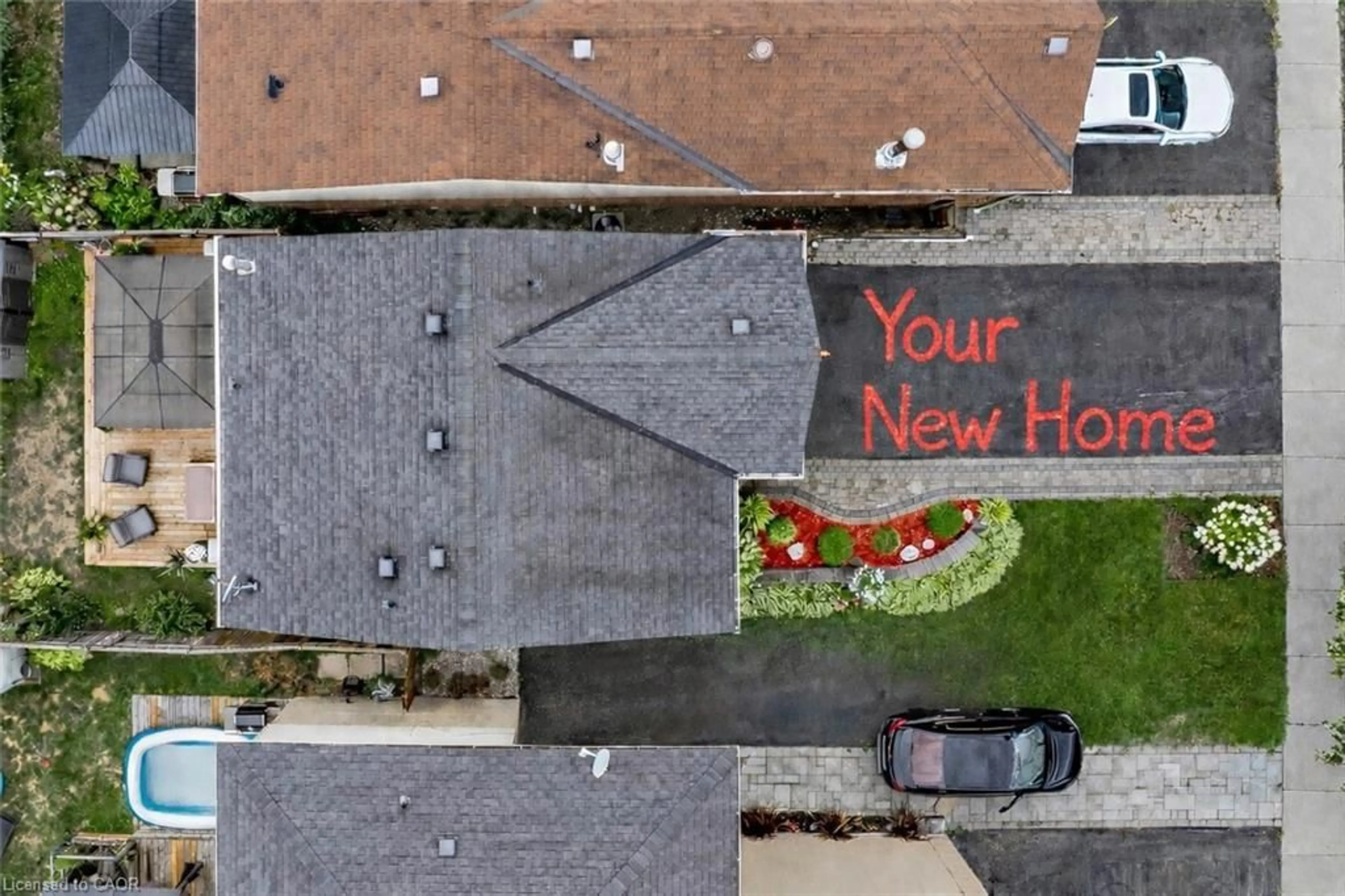 A pic from outside/outdoor area/front of a property/back of a property/a pic from drone, street for 41 Yorkville Dr, Courtice Ontario L1E 2A7