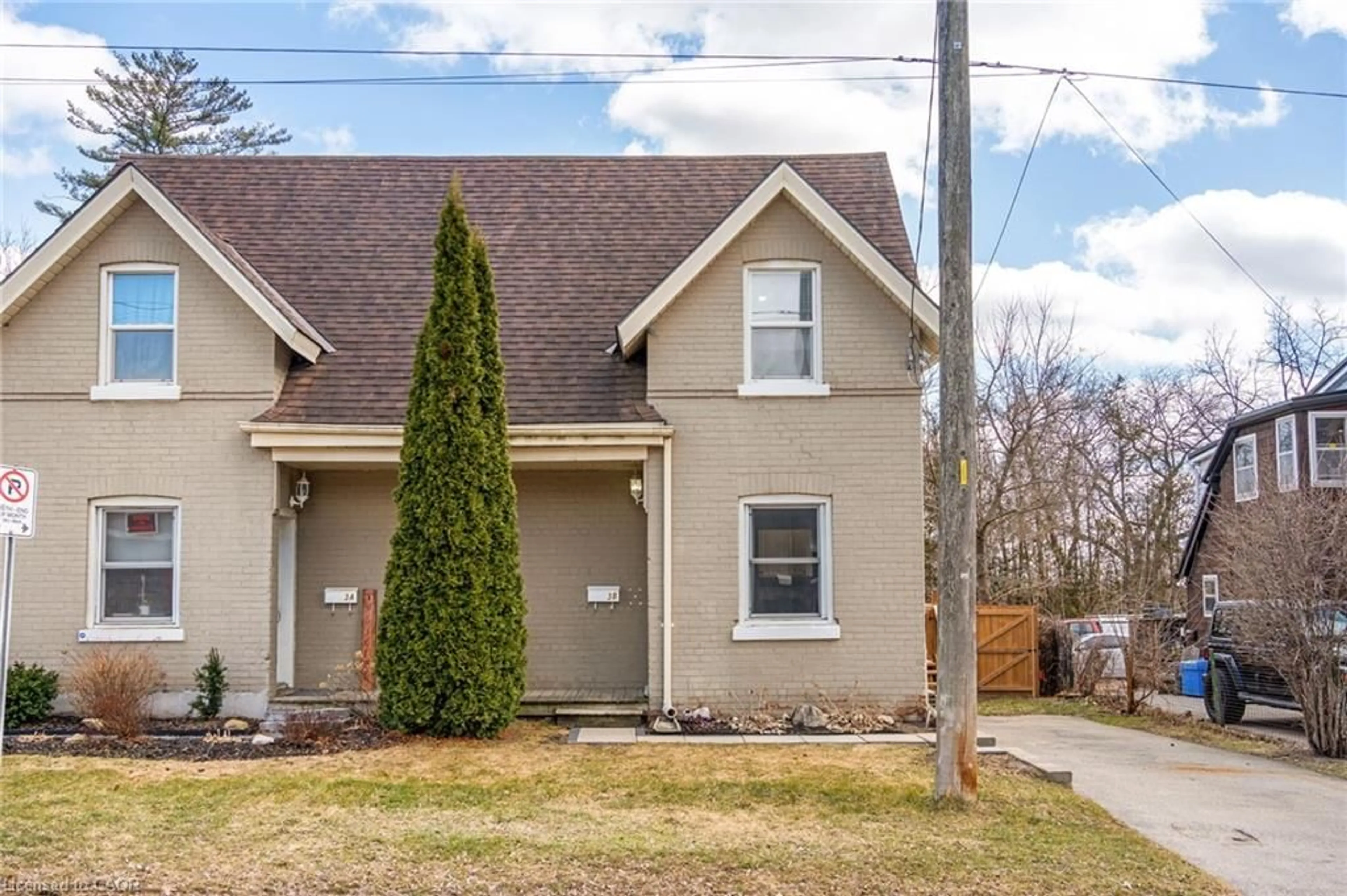 Home with vinyl exterior material, street for 3 Lloyd St #B, Brantford Ontario N3S 3E3