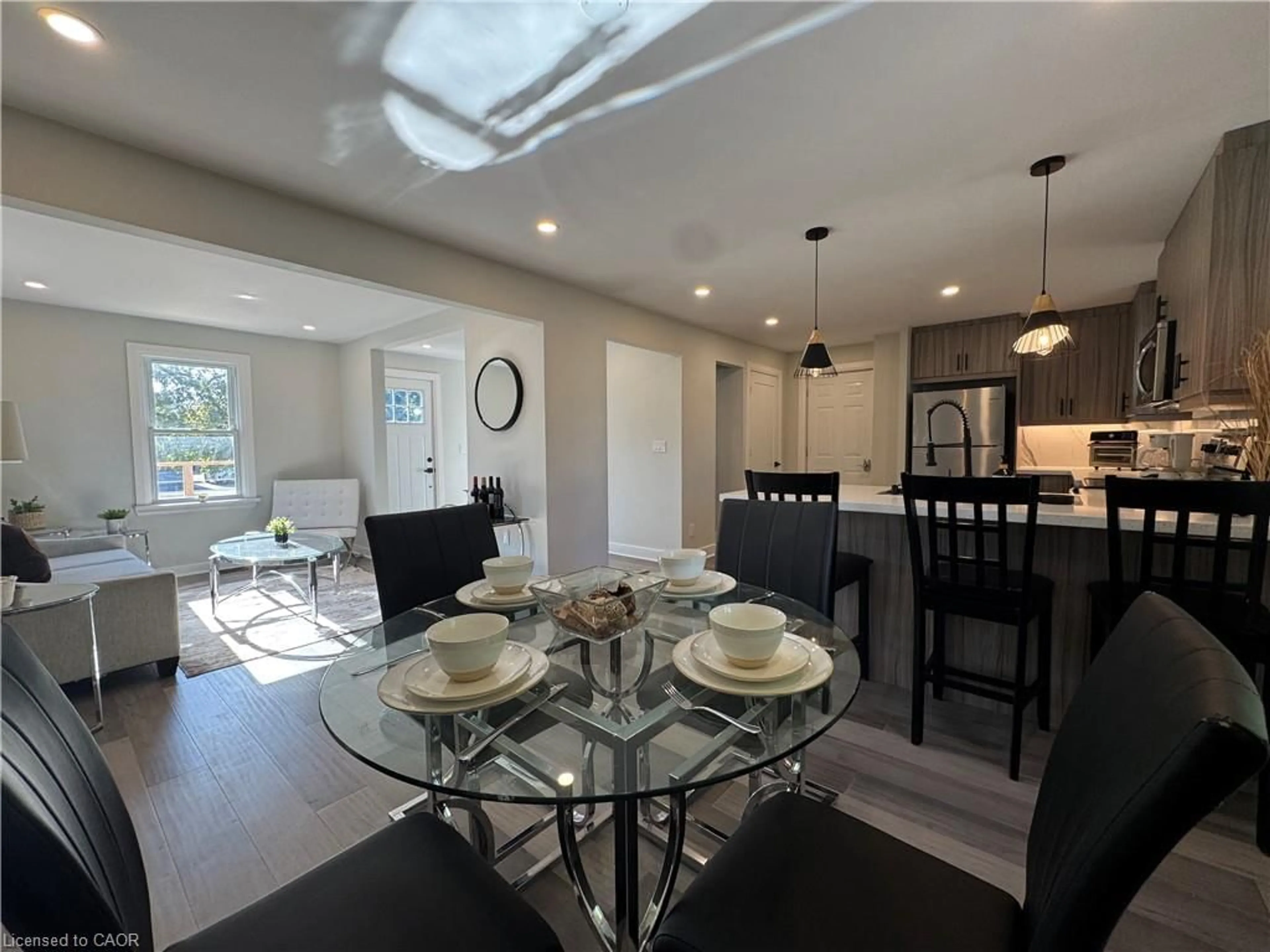 Dining room, unknown for 260 Wallace Ave, Welland Ontario L3B 1R6